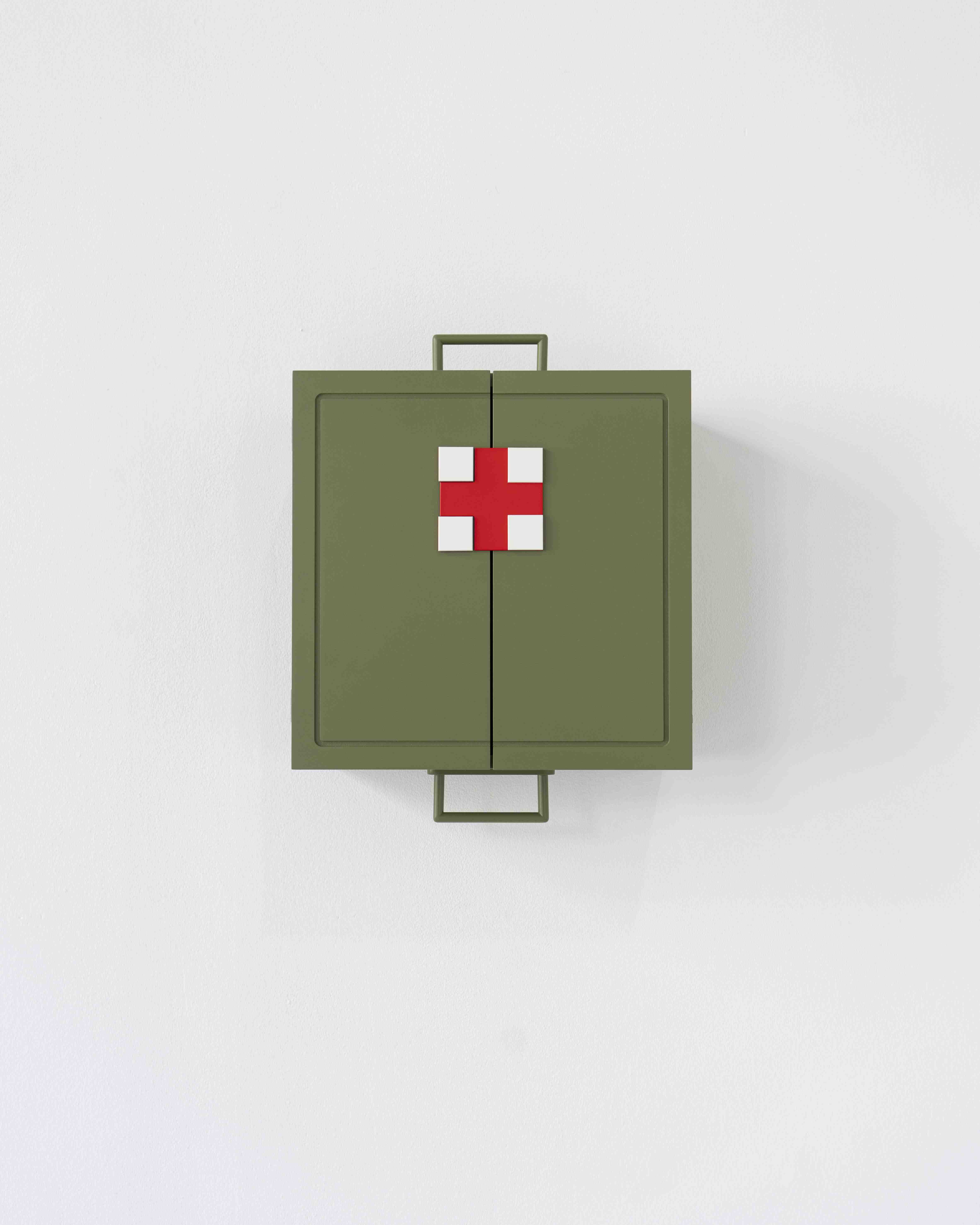 Fünfte Hilfe Kasten. Akinori Tao, 2023.