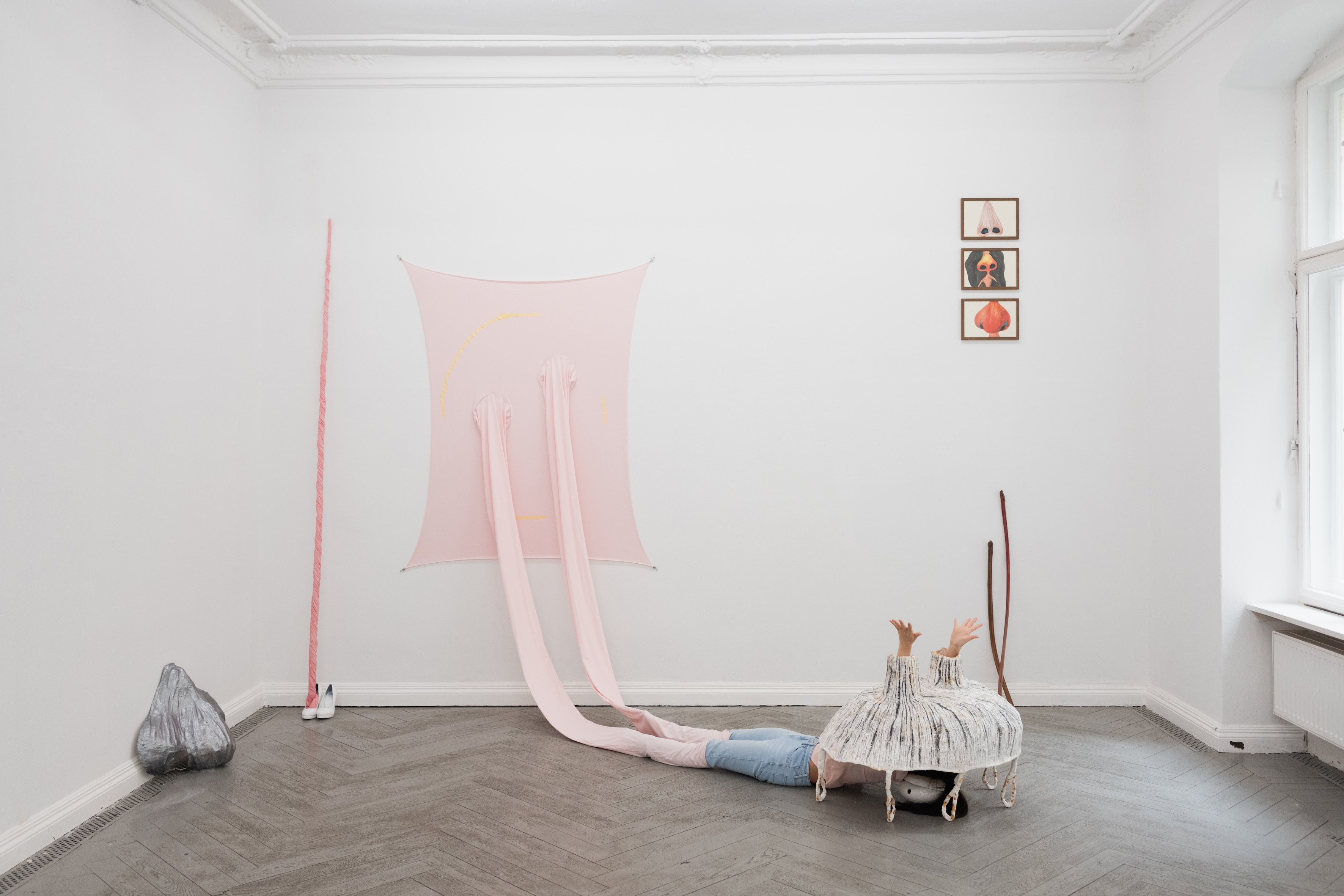 Übermenschen (Knoblauchmann erschien!), 2023 courtesy the artist and EIGEN + ART Lab.