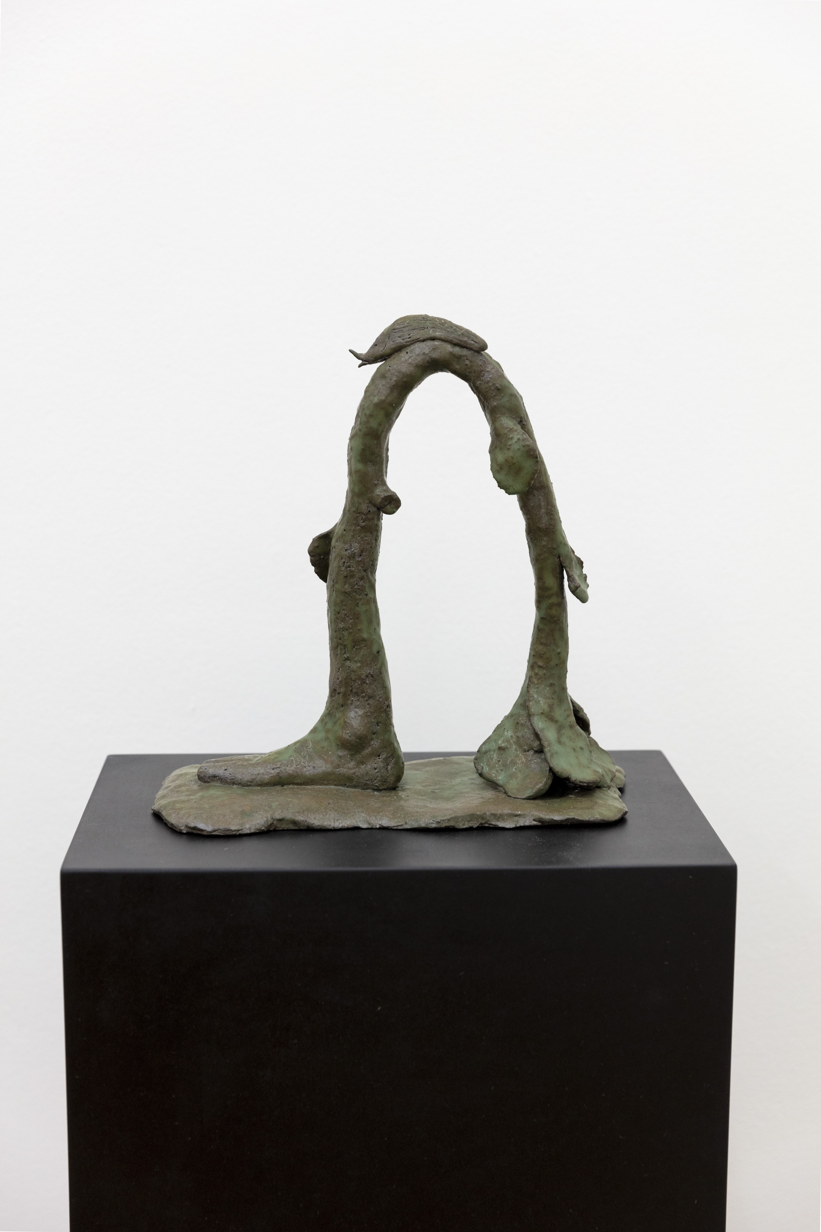 Veronika Hilger, Untitled, 2023, ceramic, glazed, 28 Ă 14 Ă 28 cm, VH/S 53