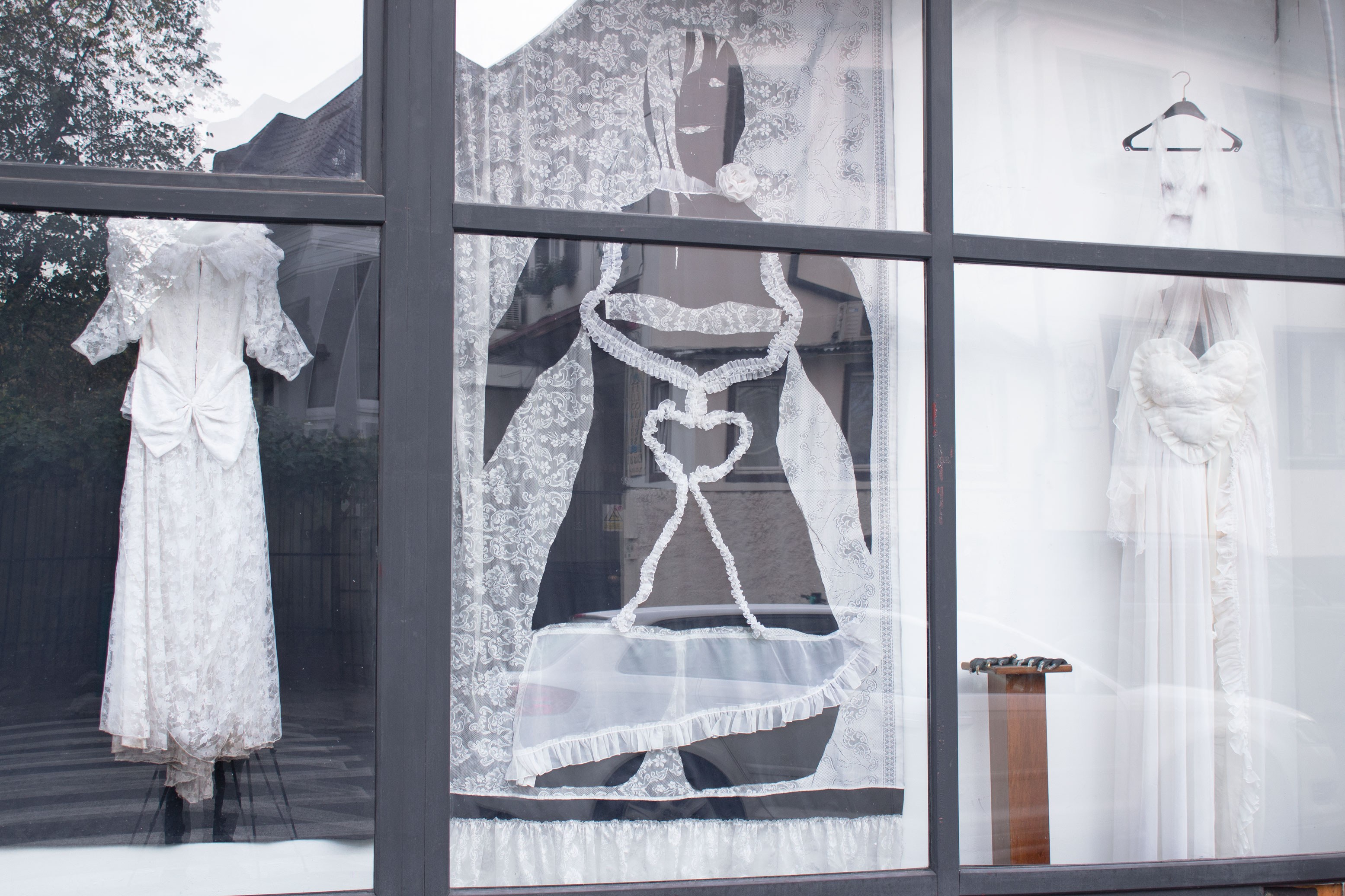 Adriana Preda, The Opportunity Passed in Less Than a Minute, 2023, installation view