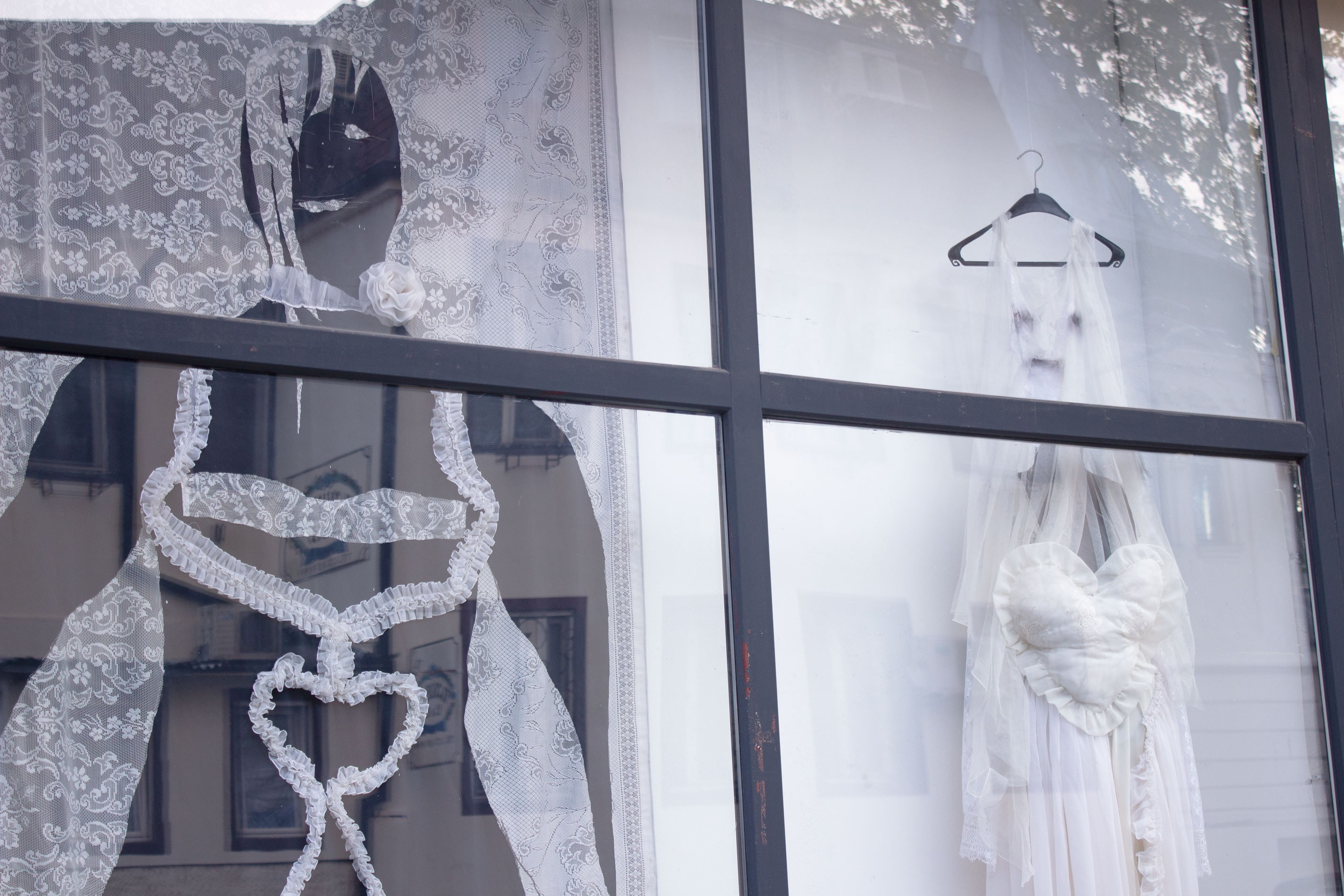 Adriana Preda, The Opportunity Passed in Less Than a Minute, 2023, installation view