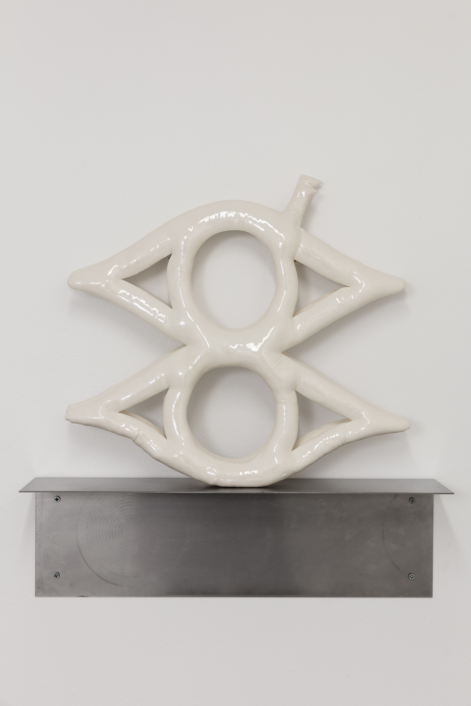 Julia K. Persson, Pocket mirror, 2023, Glazed porcelain, steel shelf, 60 x 13.5 x 56 cm