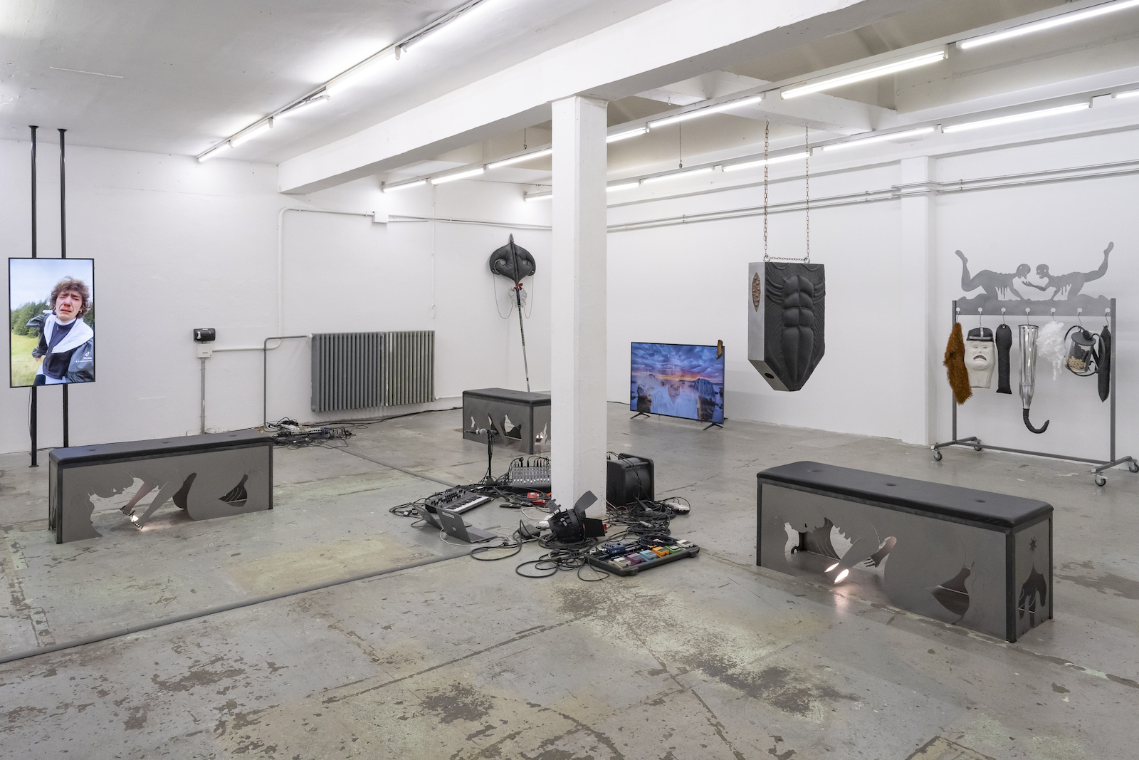 Nicola Genovese, Desireless, performance and exhibition curated by Francesco Urbano Ragazzi, Toxi Space Zurich, produced by Fabriktheater Rote Fabrik, ph. Sebastian Lendenmann.