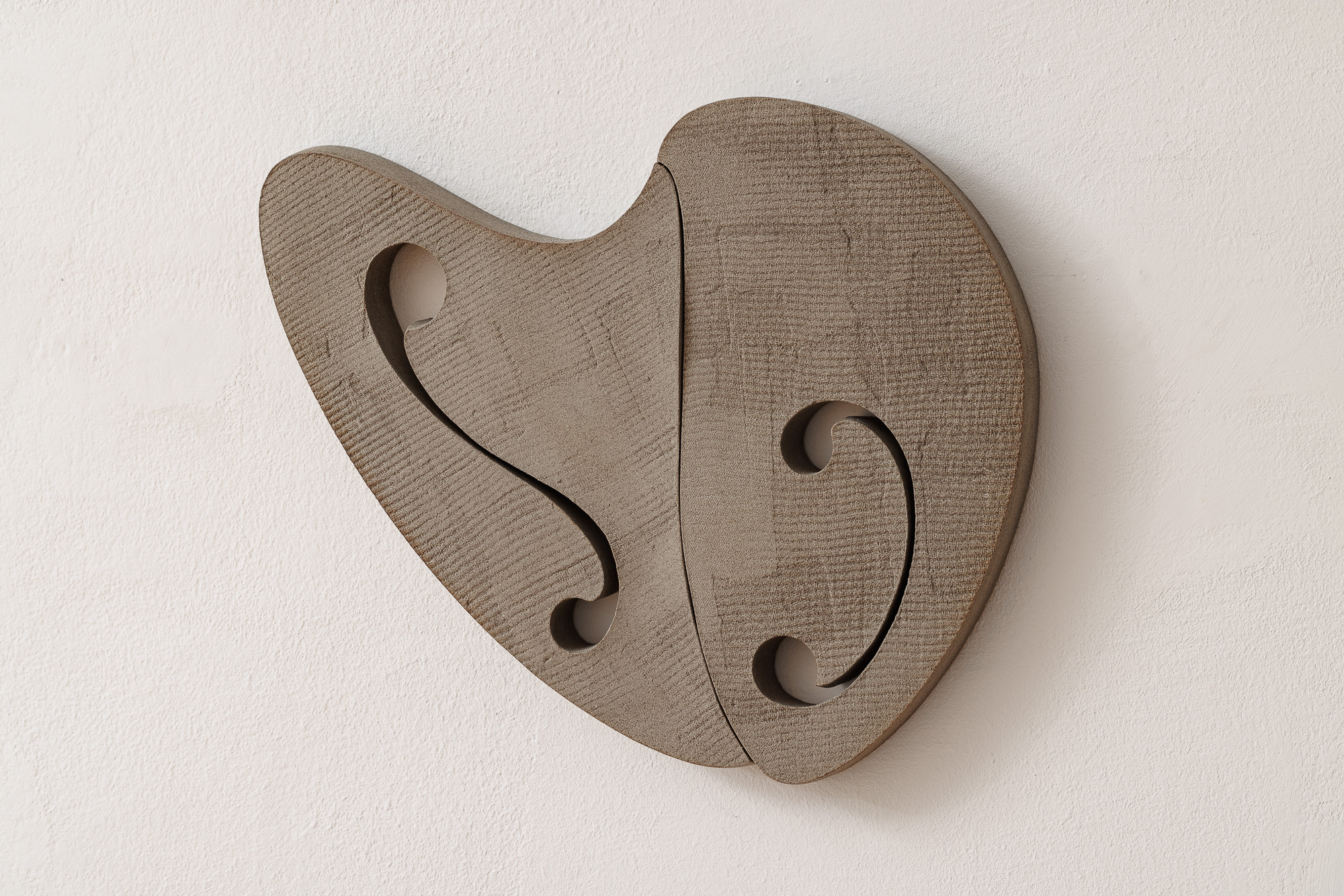 Nao Kikuchi , Herz #5, stoneware, 2023