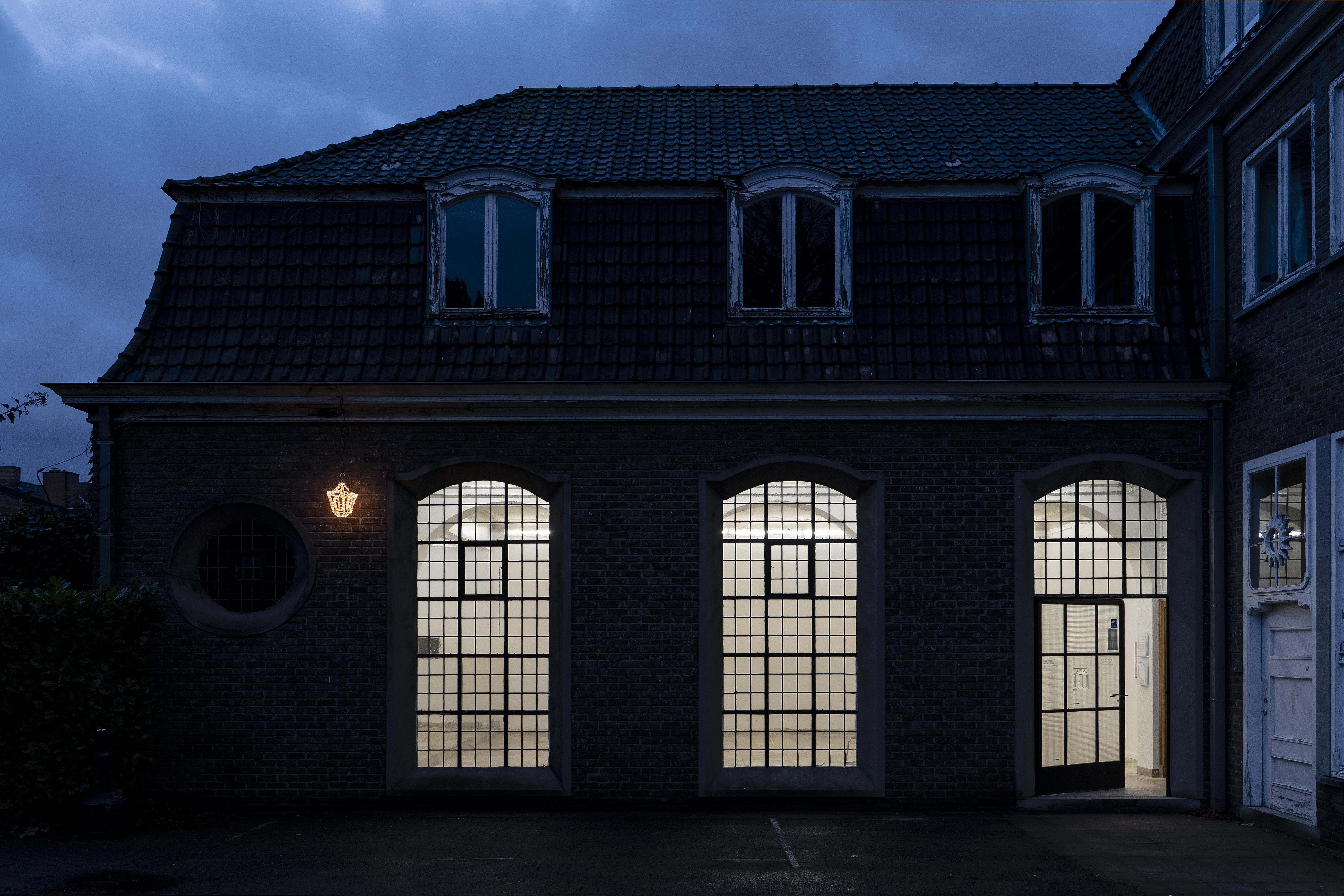 Outside view with "Untitled", Portals, Hush/Hush, Bruges, 2023
