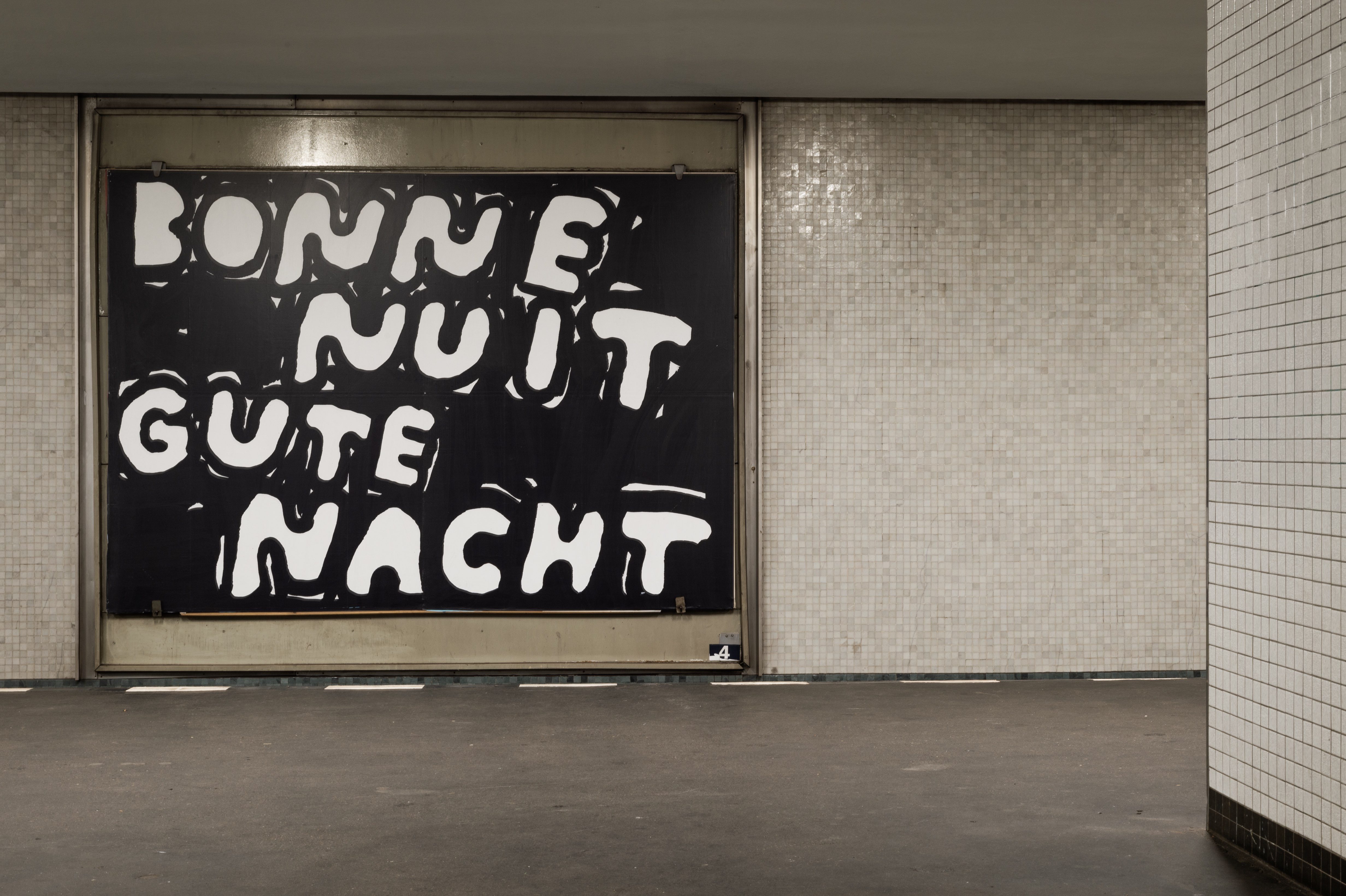Stefan Marx, 16 Hintergleisflächen, 2024, GROTTO Berlin
