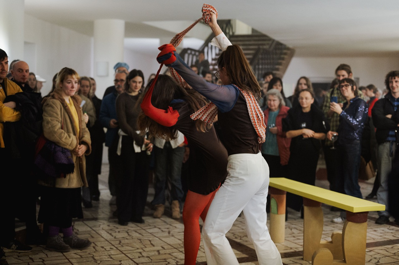 Down to the Top,  Performance by Teuta Jonuzi & Daria Lytvynenko  14.12.2023 by Lujza Stopková