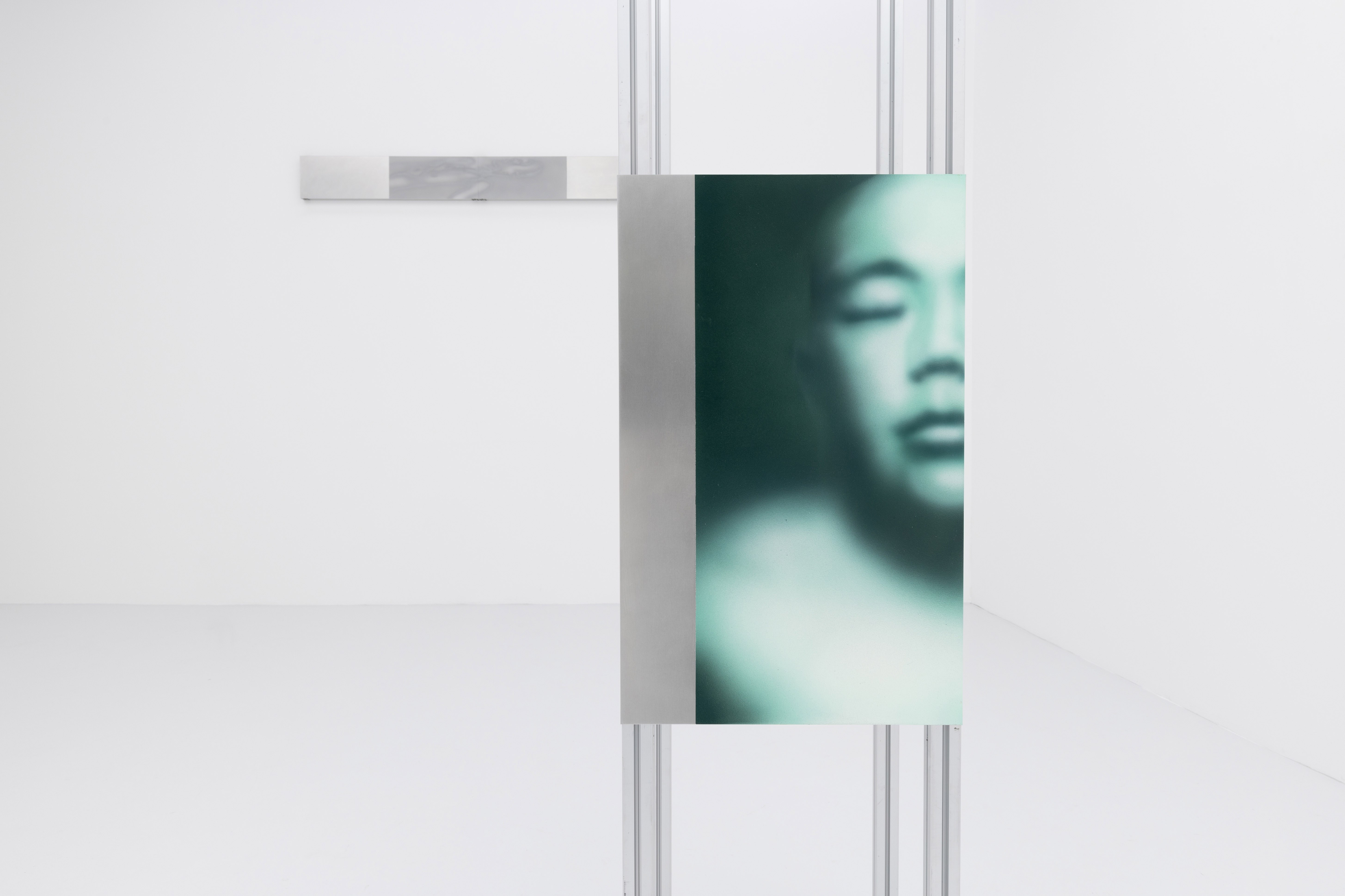 Myungchan Kim, Story Interface 1, 159x33x33cm, Aluminum profile, acrylic on aluminum, 2024