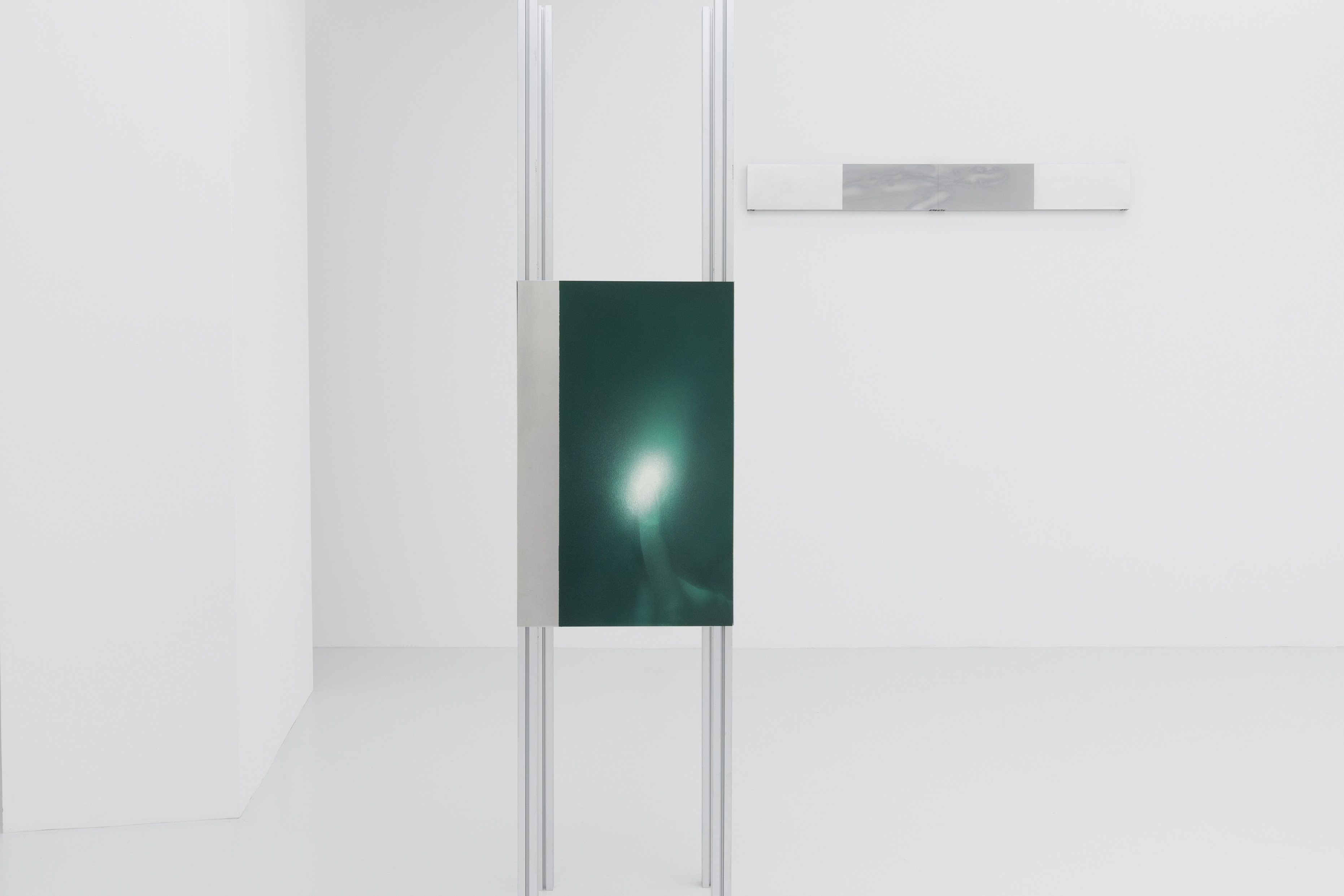 Myungchan Kim, Story Interface 2, 159x33x33cm, Aluminum profile, acrylic on aluminum, 2024