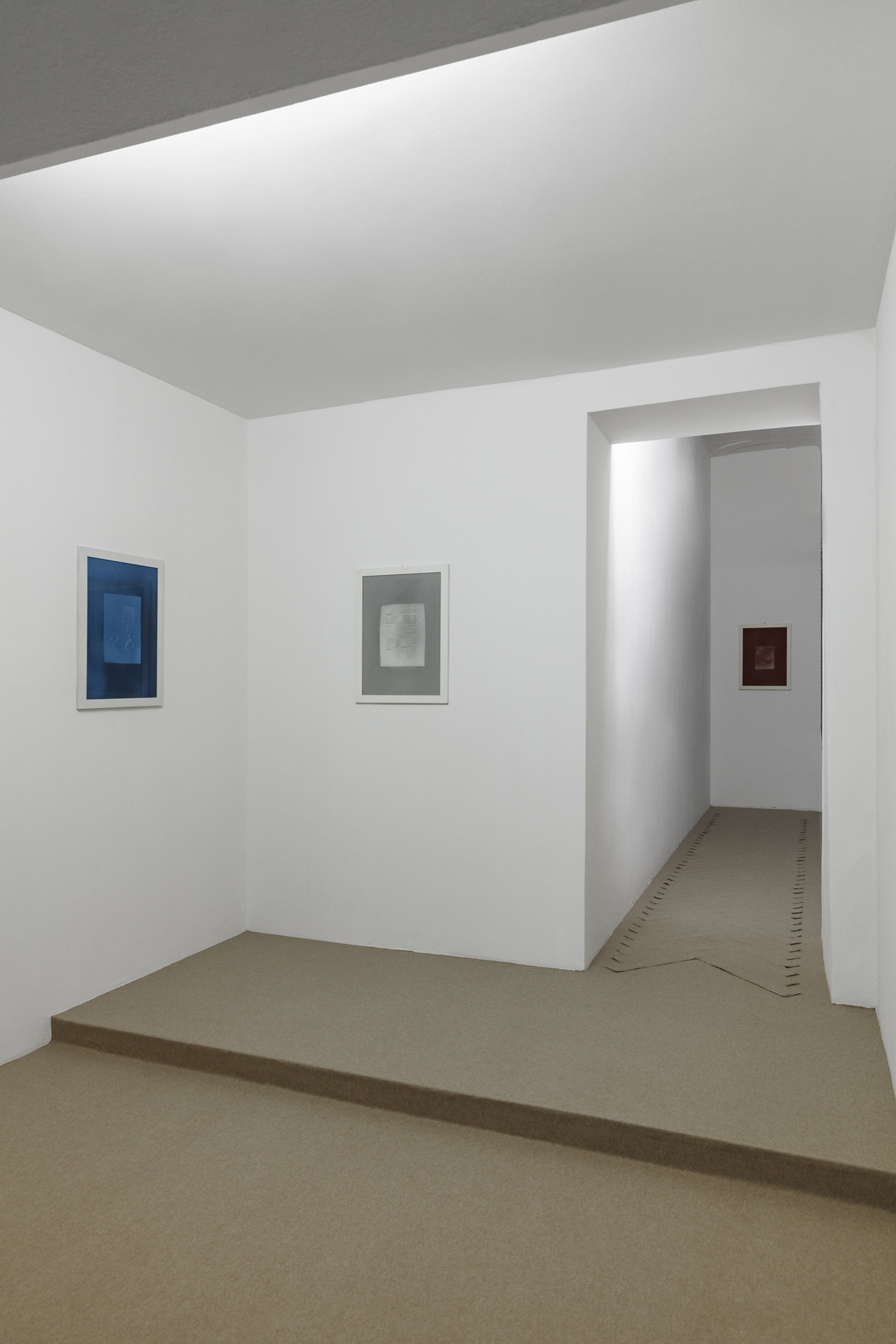 Ezio Gribaudo, The Weight of the Concrete, in a scenography by Davide Stucchi at Grazer Kunstverein, 2023. Courtesy: the Archivio Gribaudo, Davide Stucchi and Grazer Kunstverein. Photo: kunst-dokumentation.com