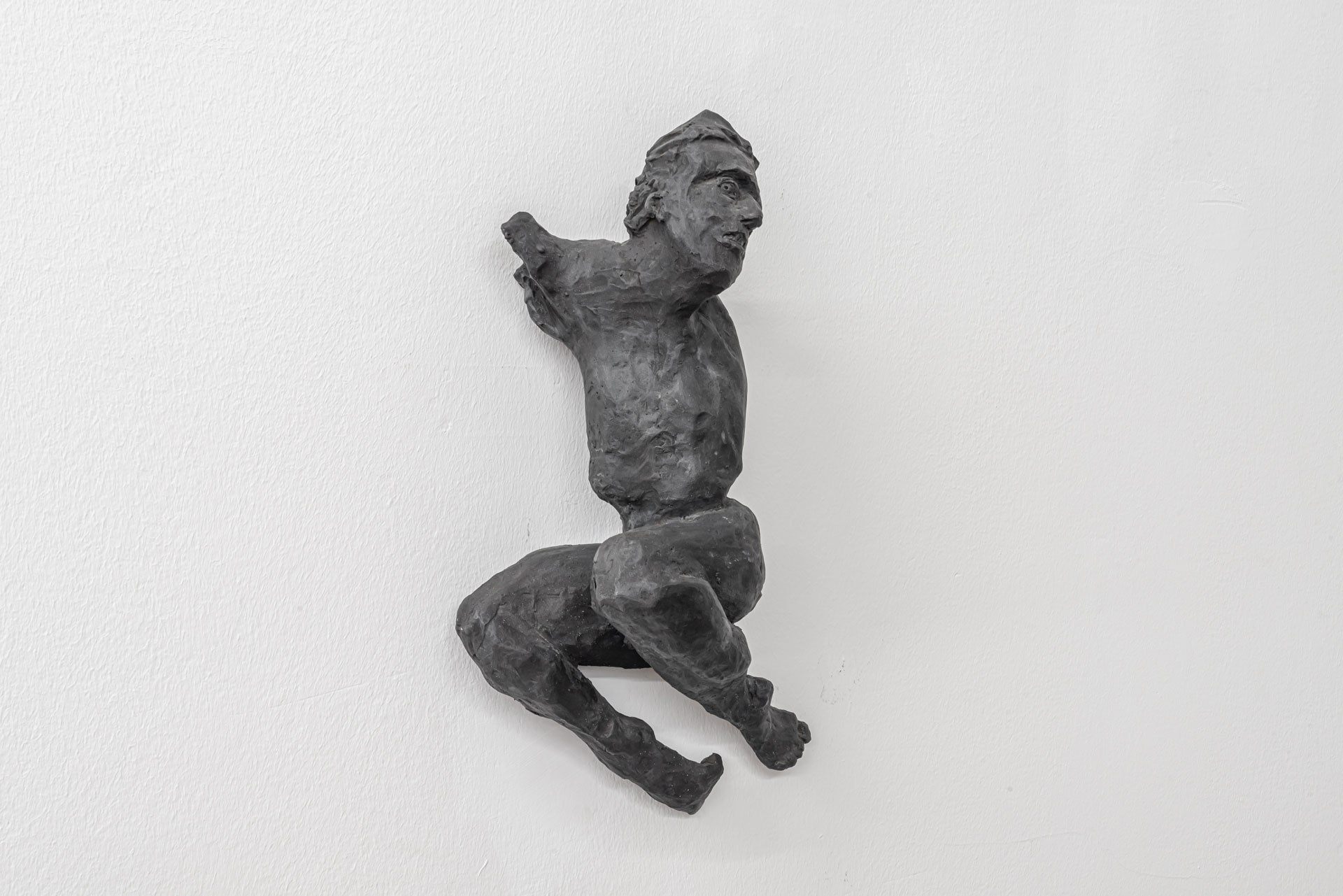 Benjamin Orlow, Ritual City, 2023 Bronze, shoe polish 41x23x13 cm