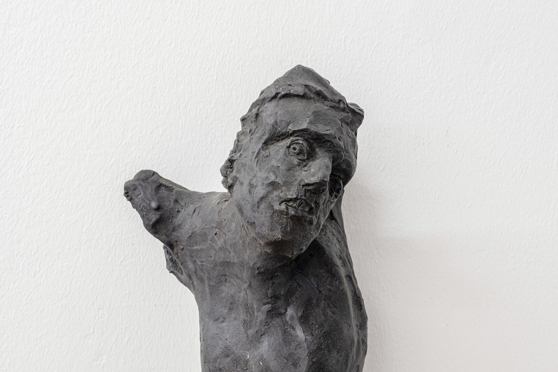 Benjamin Orlow, Ritual City, 2023 Bronze, shoe polish 41x23x13 cm