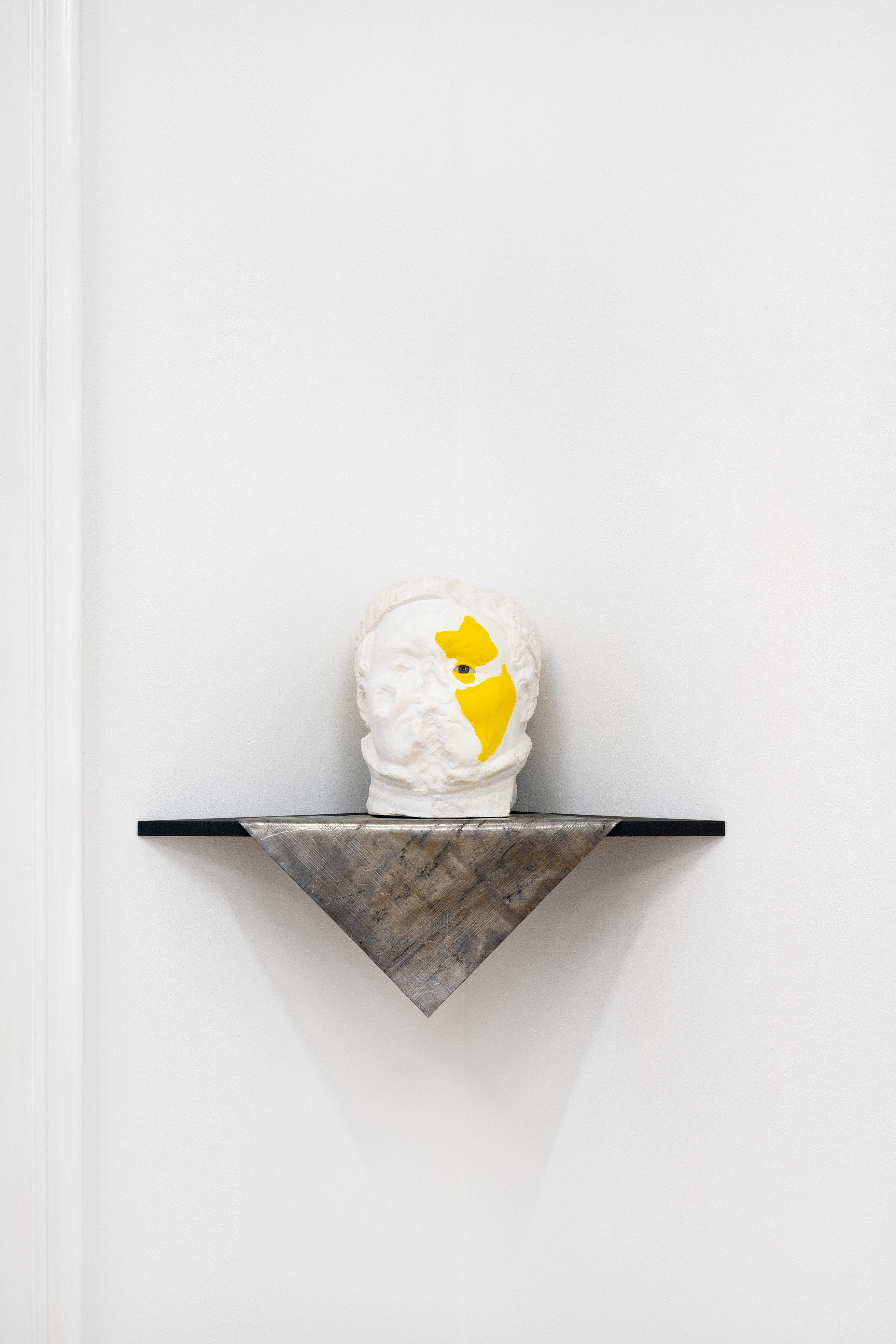 Markus Proschek: Target, 2019, Plaster, glass, plastic, lead, Partial facial reconstruction of a sculpture of Jean Duc du Berry, mutilated during the French Revolution, 26 x 17 x 22 cm