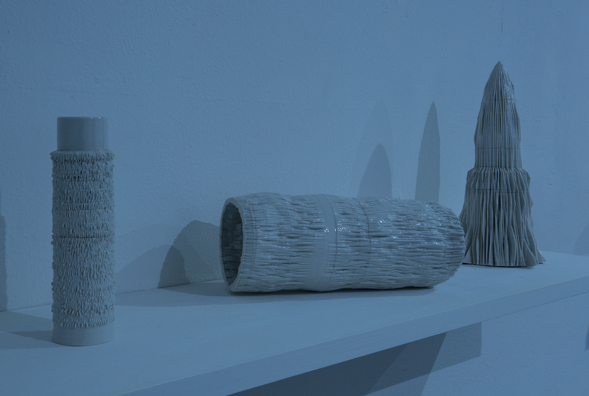 Matteo Nasini, Dream Portraits, 2016-2017. Glazed porcelain, 3D printed. Installation view at spazio contemporanea, Brescia. Photo: Gloria Pasotti. Courtesy Clima, Milan.