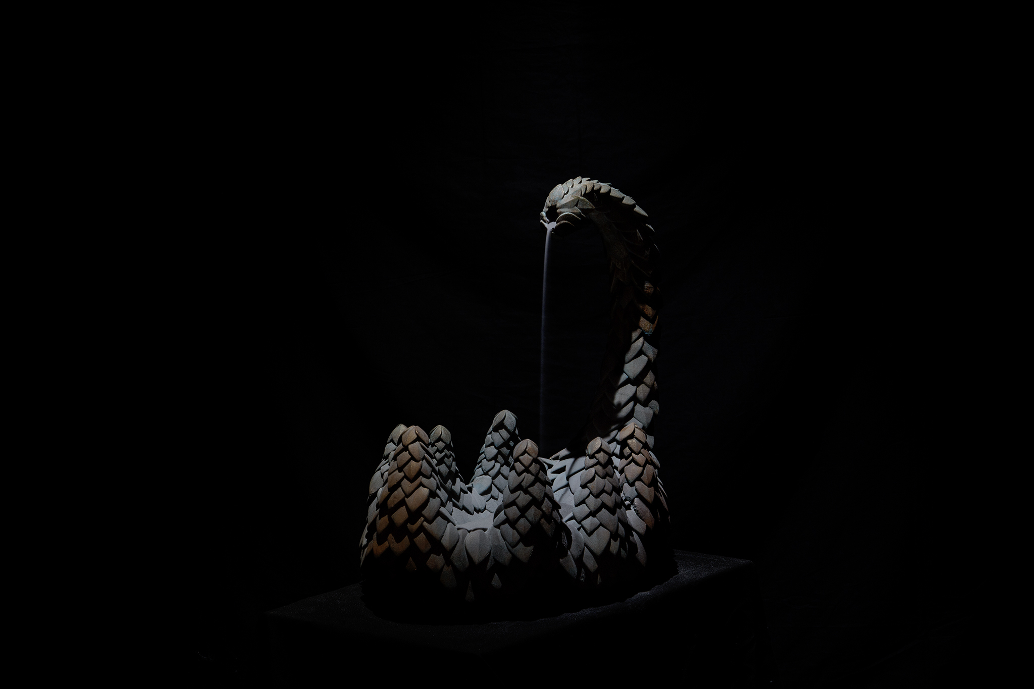 Matteo Nasini, Summer perspective for young creatures, 2023. Glazed PLA, sand, iron, mechanics. Installation view at spazio contemporanea, Brescia. Photo: Gloria Pasotti. Courtesy Clima, Milan.