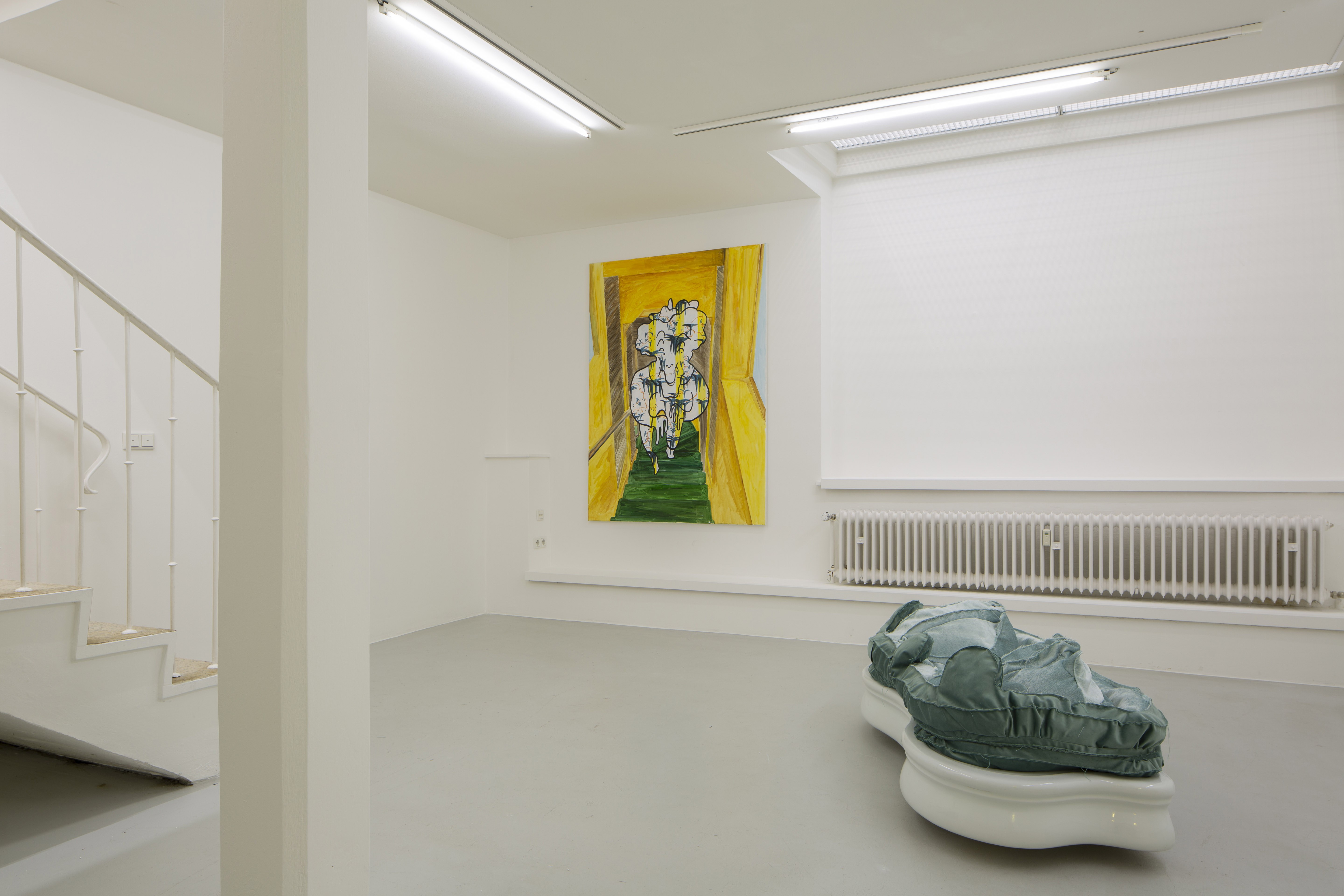 left: Samuel Fischer-Glaser, Semlerova rezidence (Semler house), 2024, acrylic on canvas, 185 x 135 cm; right: Samuel Fischer-Glaser & Angela Stiegler, Neues Waschbecken (New Sink), 2024, velvet, porcelain, polyester filling, 155 x 75 x 55 cm 
