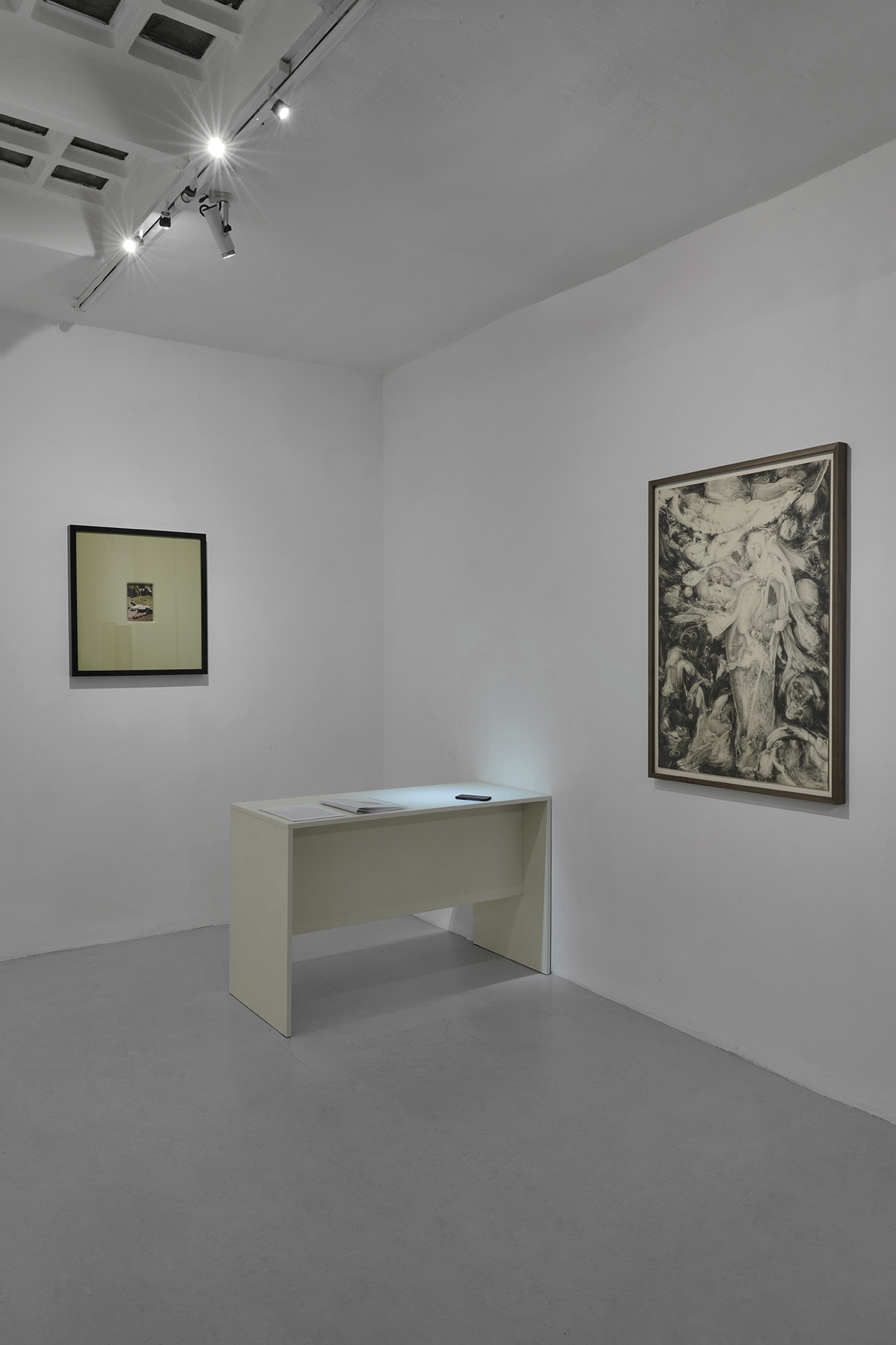 Andrea Magnani, Trapezio Gallery presenta Lo Sguardo Fuori, 2024, exhibition view at Gelateria Sogni di Ghiaccio. Photo: Andrea Piffari.