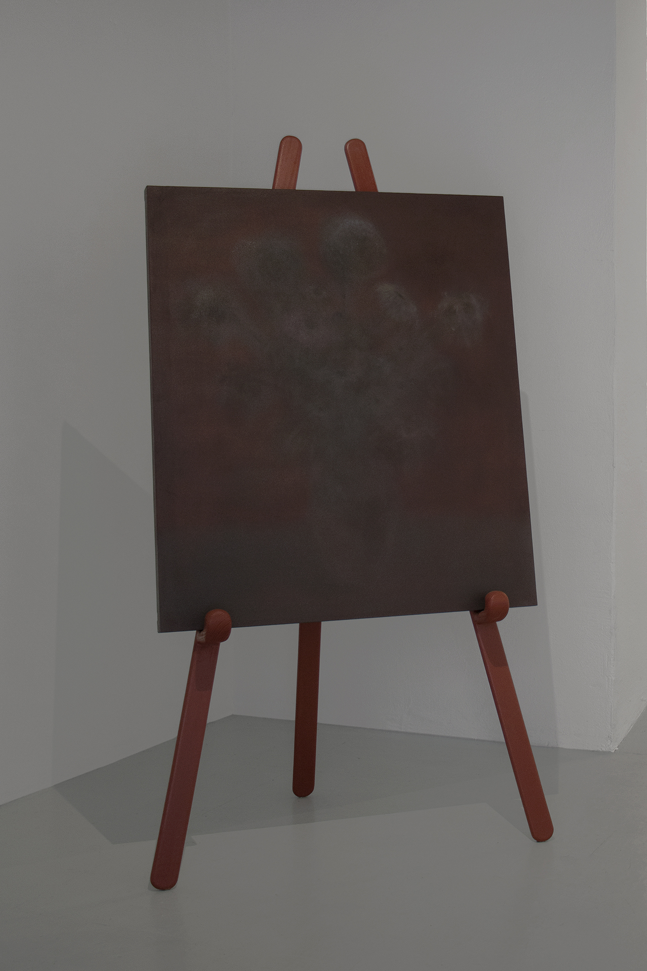 ​​Andrea Magnani, Théo van Breukelman, Nachtelijke Bloemen, 1989, 2024. Oil on canvas, painted wood, metal. 91,5 x 105 cm (painting). Photo: Andrea Piffari.