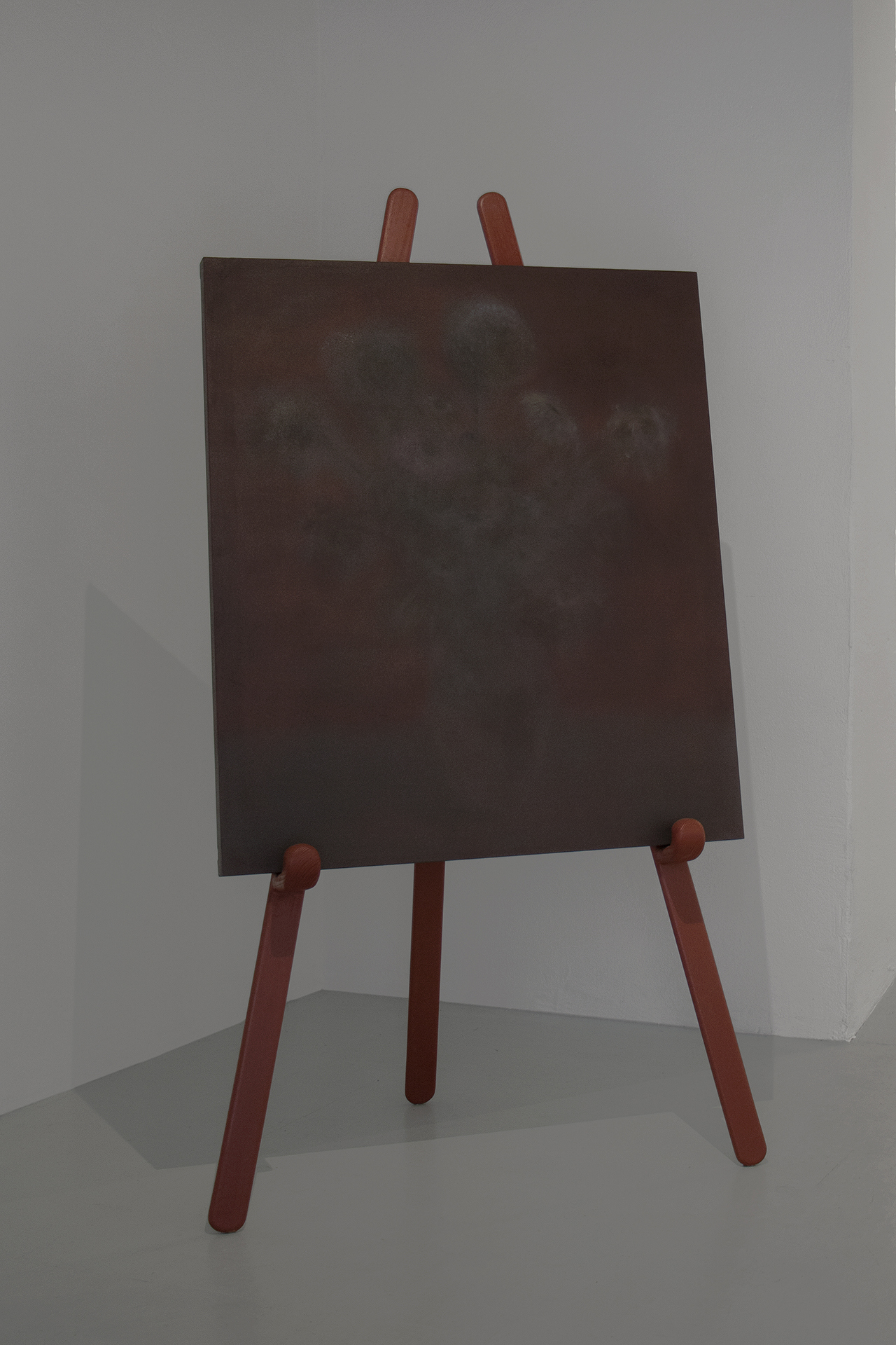 ââAndrea Magnani, ThĂ©o van Breukelman, Nachtelijke Bloemen, 1989, 2024. Oil on canvas, painted wood, metal. 91,5 x 105 cm (painting). Photo: Andrea Piffari.
