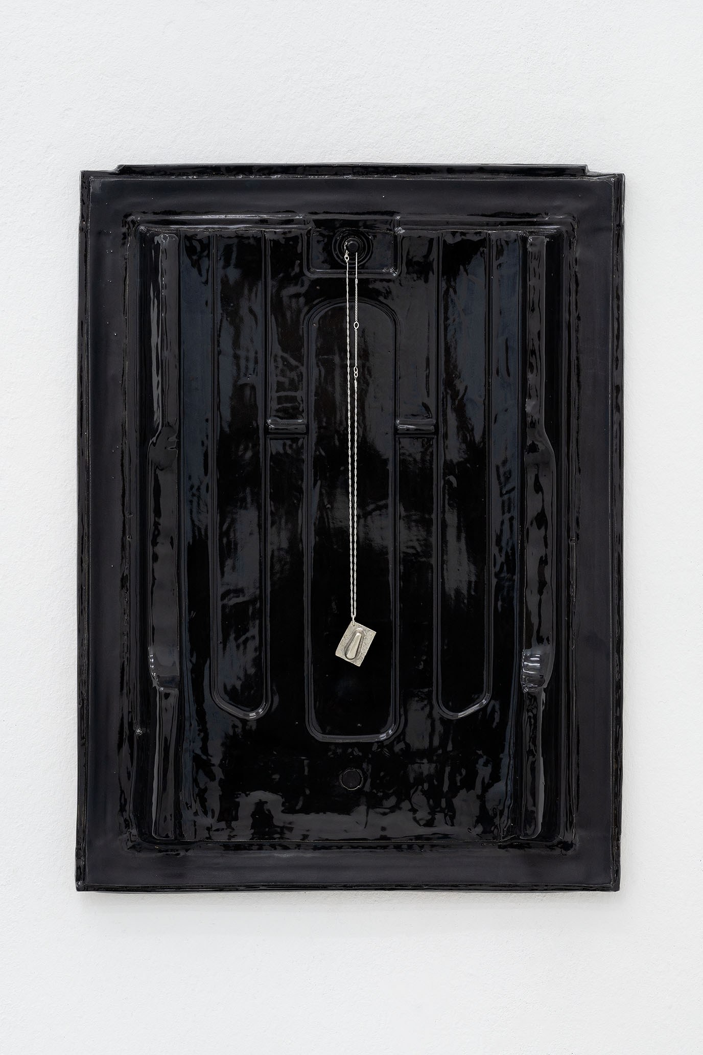 Monika GRABUSCHNIGG Cold Storage (Tear), 2024 Glazed ceramic, sterling silver and magnets 48 x 36 x 5 cm Courtesy the artist, Carbon 12 and KOENIG2 by_robbygreif, Vienna