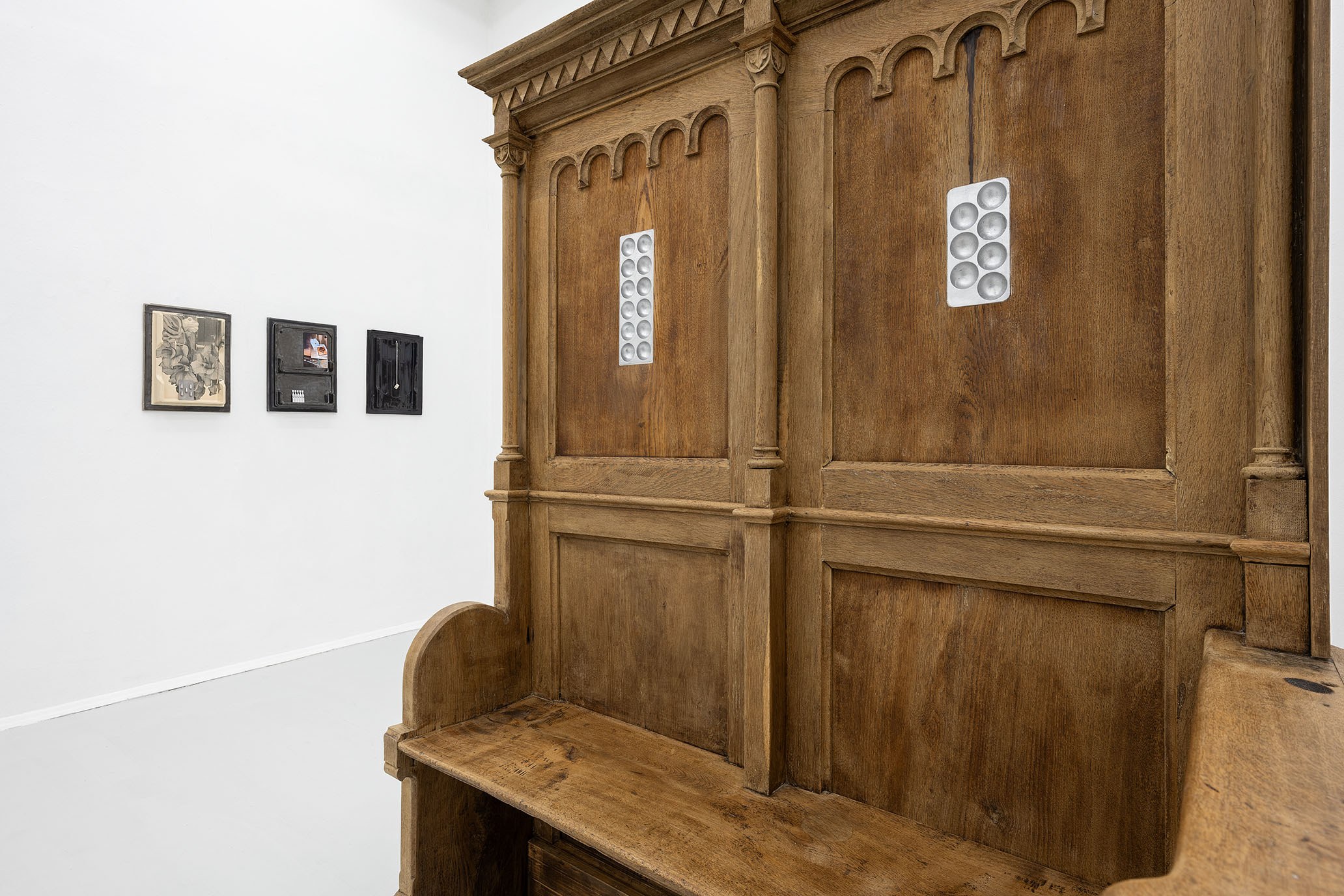 Exhibition view Monika GRABUSCHNIGG | SYMPTOMATIC RELIEF, KOENIG2 by_robbygreif, Vienna 2024