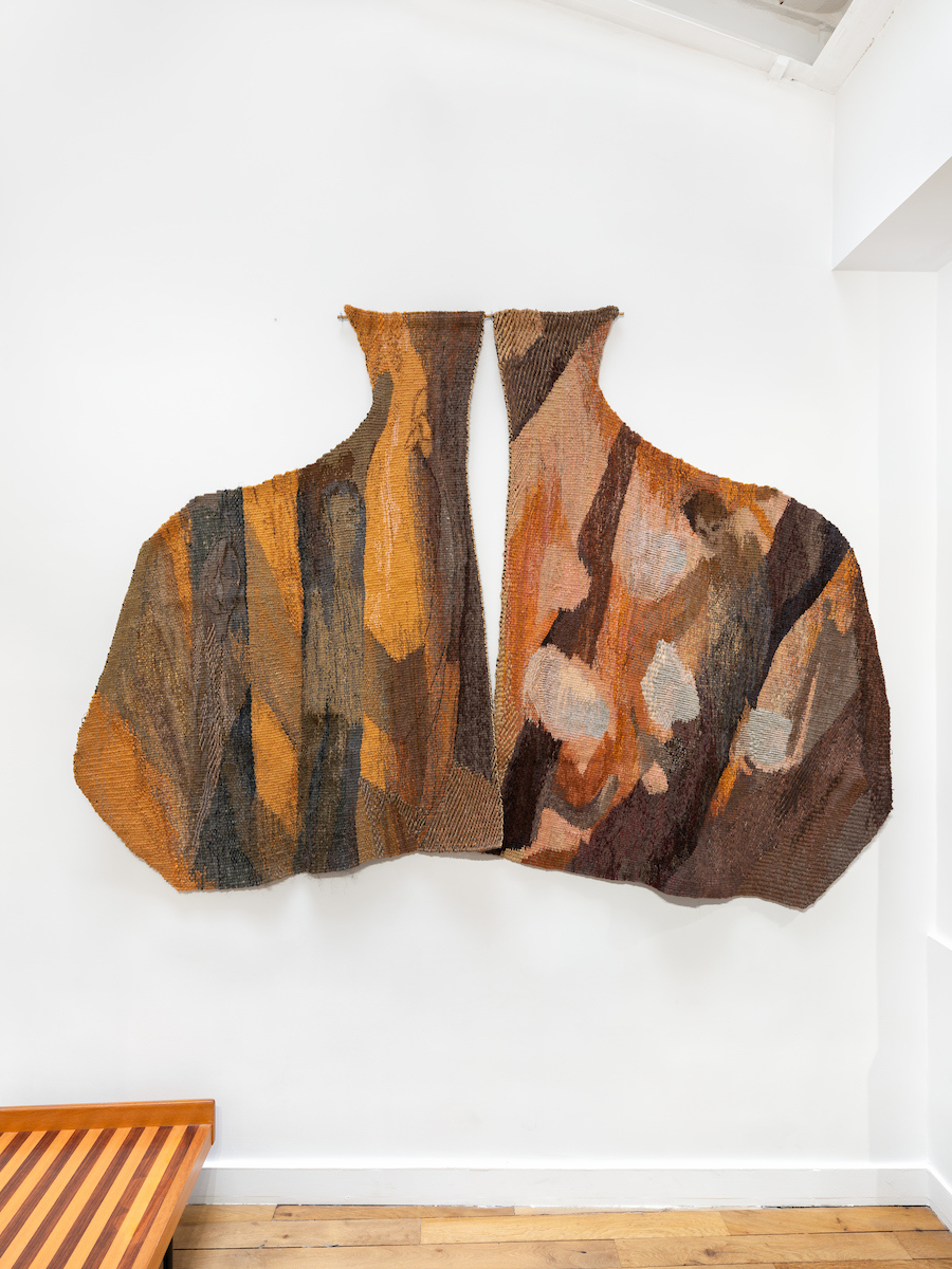 Alicja Kowalska & Tomasz Kowalski, Untitled, 2021-2022 Tapestry — sisal, wool, 2 panels : 140 × 130 cm (each). Courtesy of the artist and Crèvecœur, Paris. Photo: Martin Argyroglo