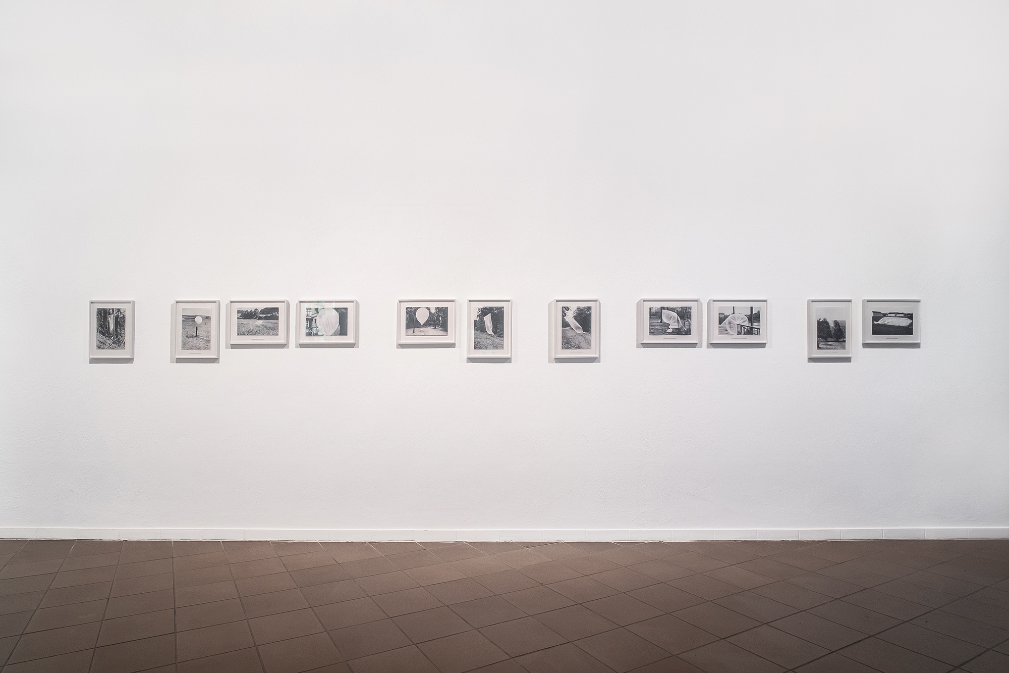 Jens Klein, Ballons, 19 photographs, archive-pigment prints, text as letterpress, framed 30 × 40 cm; photo: Mathias Völzke.