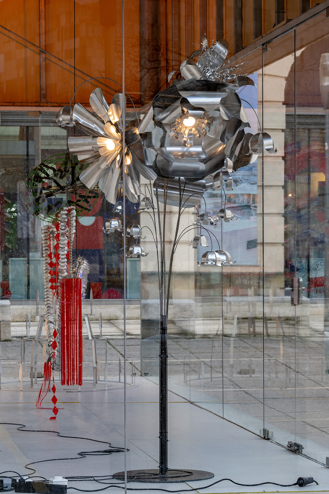 Pierre F. (Flower bouquet), 2024  Steel, paint, industrial aluminum foil, UV-print on Plexiglas, lamps, cable, dimmer,  108 x 108 x 237 cm