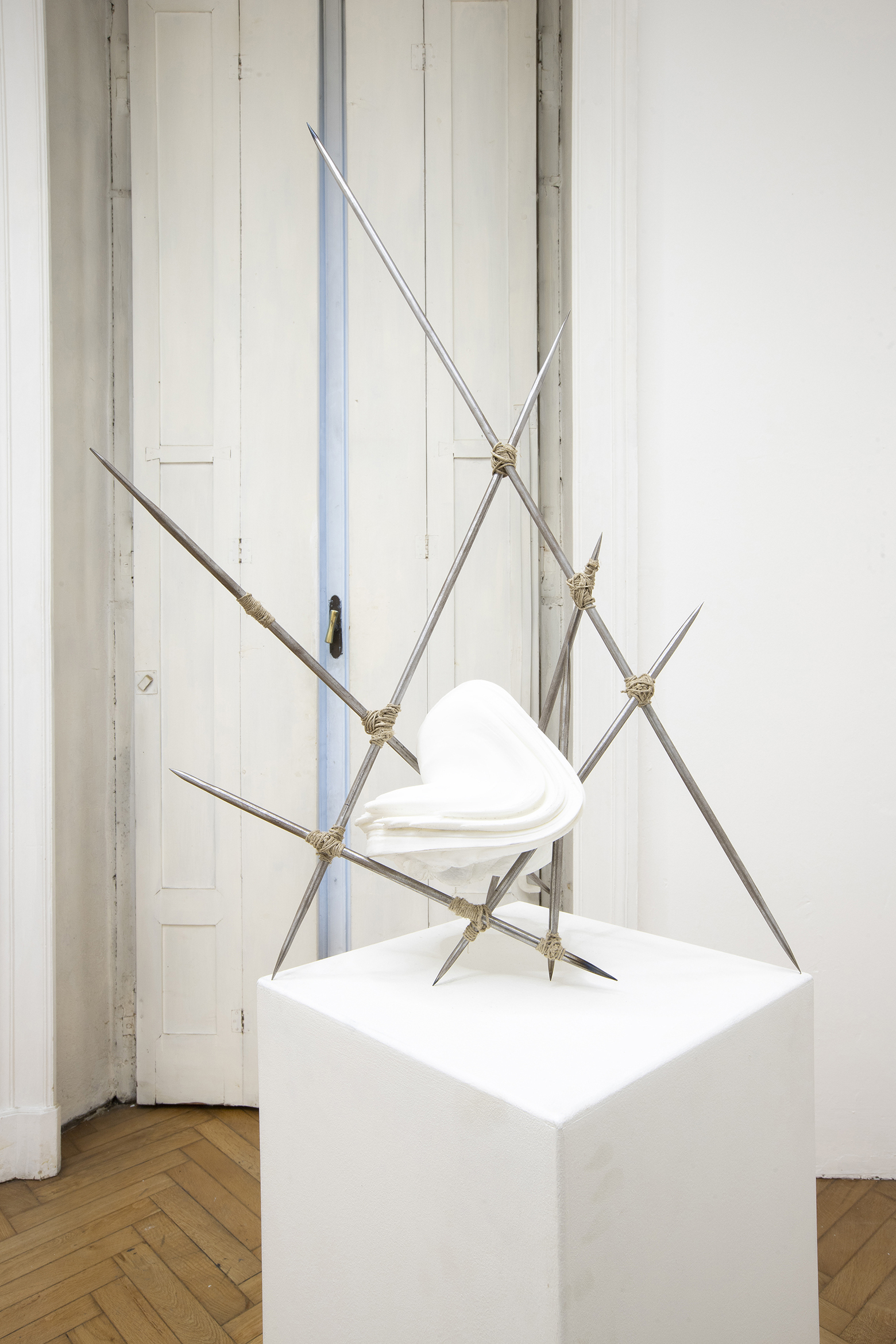 Gregorio Vignola, Unidentified floating Obj, pla, steel and string, variable dimensions, 2024