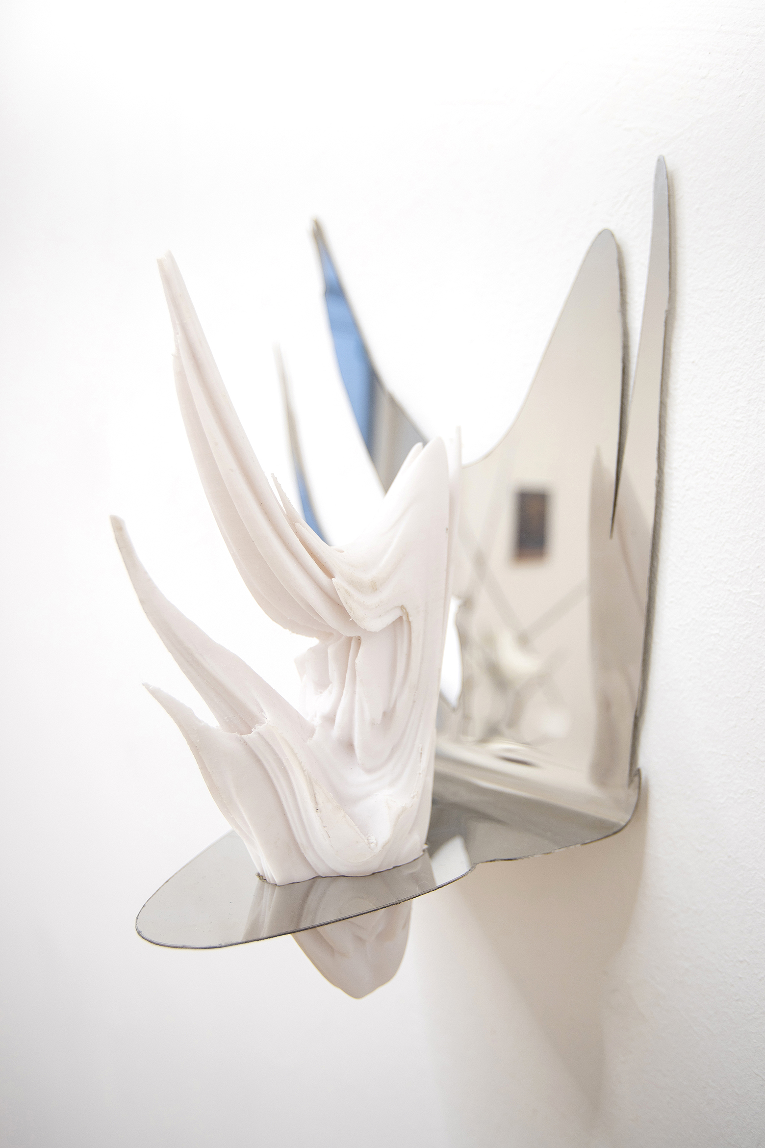 Gregorio Vignola, Unidentified suspended Obj, pla and steel, 20x40x25 cm, 2022