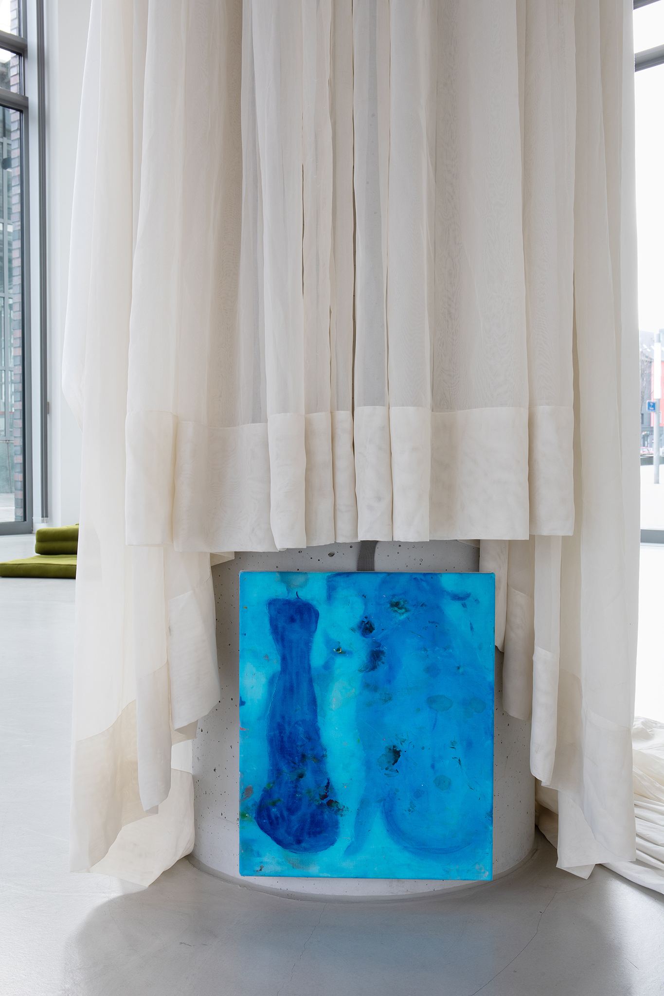 Jessy Razafimandimby, ‚L’amour simple pour l’ennui simple‘, 2022. exhibition view ‘Unselfing’, Dortmunder Kunstverein, 2024, Photo: Jens Franke. Courtesy: the artist, sans titre gallery, Paris