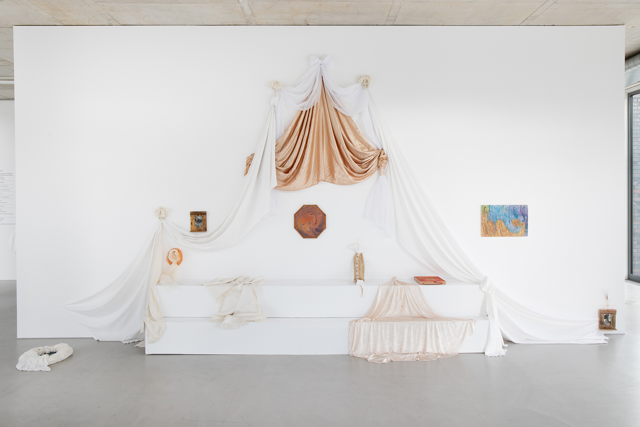 Jessy Razafimandimby, exhibition view ‘Unselfing’, Dortmunder Kunstverein, 2024, Photo: Jens Franke. Courtesy: the artist, sans titre gallery, Paris