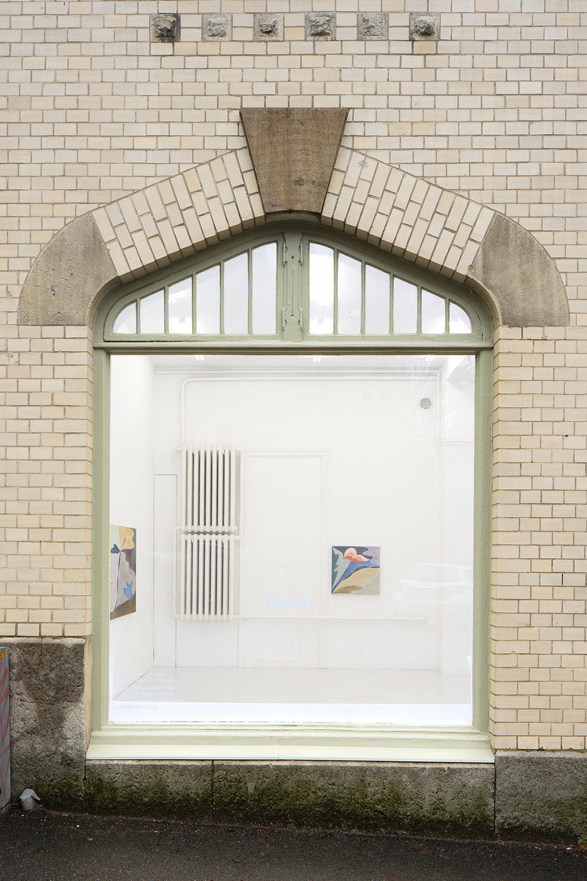 Vinna Begin, "Featherlight" installation view.