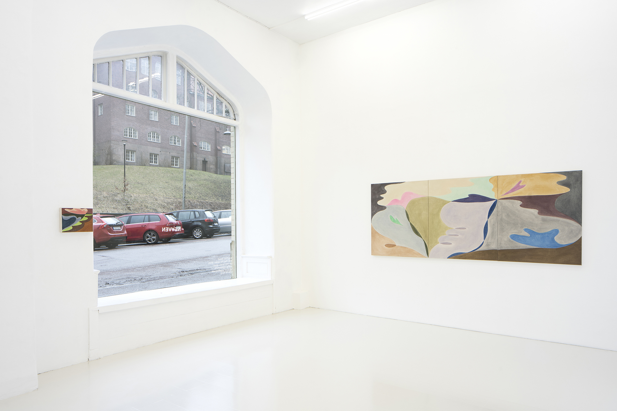 Vinna Begin, "Featherlight" installation view.