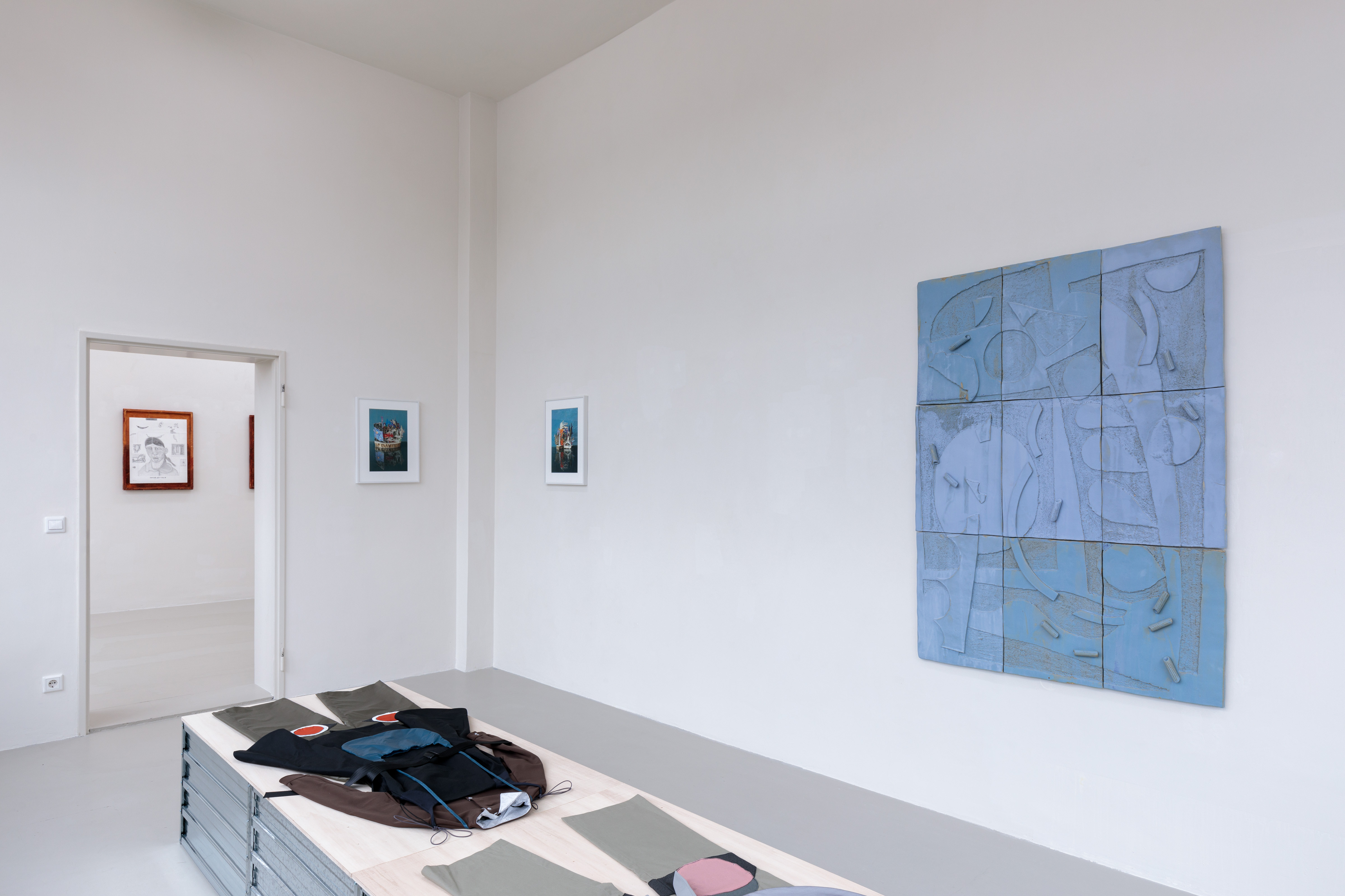 Installationsansicht / Installation view: „Asking for a Friend“ (Liora Epstein, Atalya Laufer, Suse Bauer), Kunstverein Nürnberg, 2024