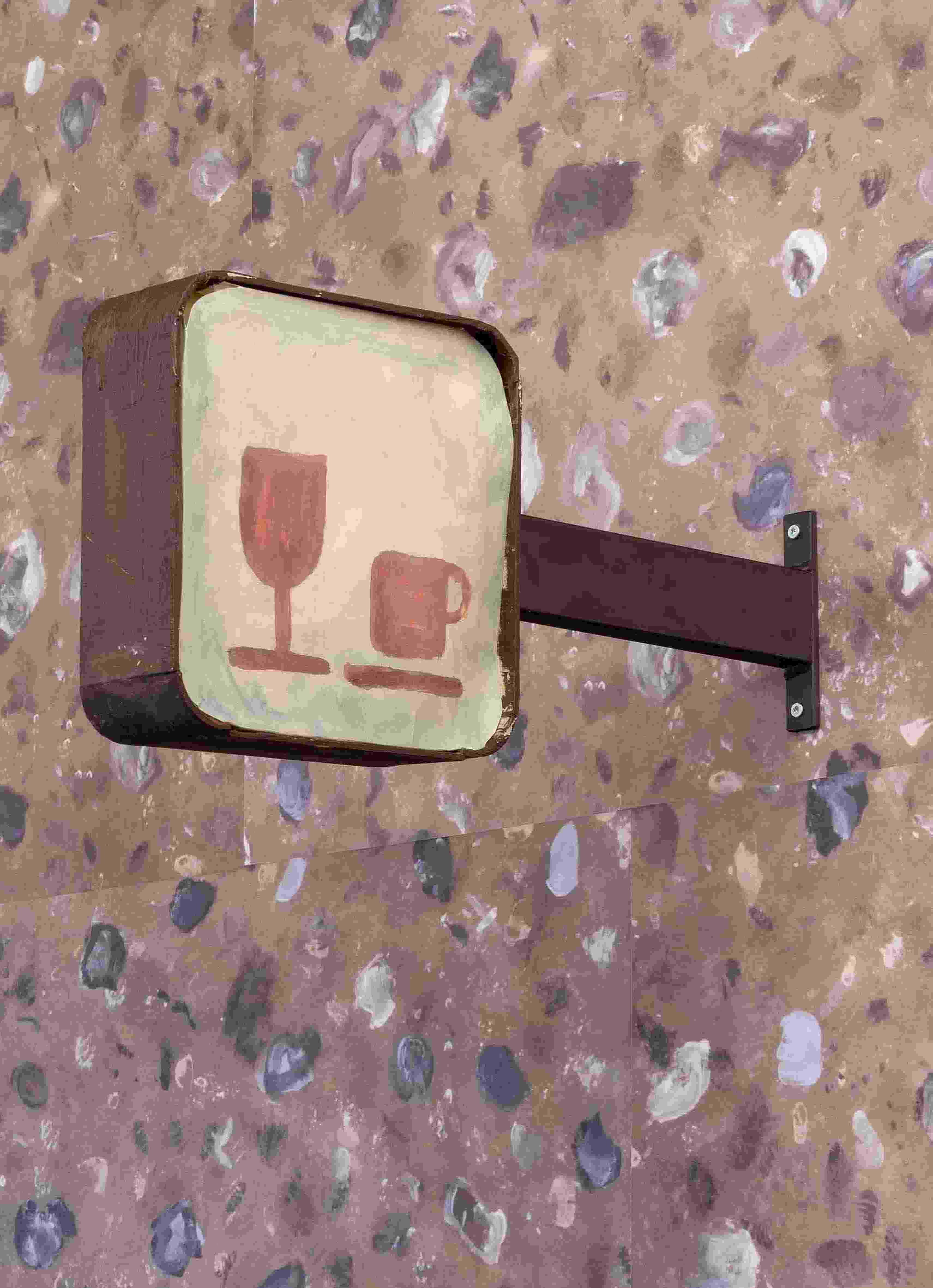 Julian Turner: âBistro CHâ, 2024; 22 x 45 x 7,5 cm