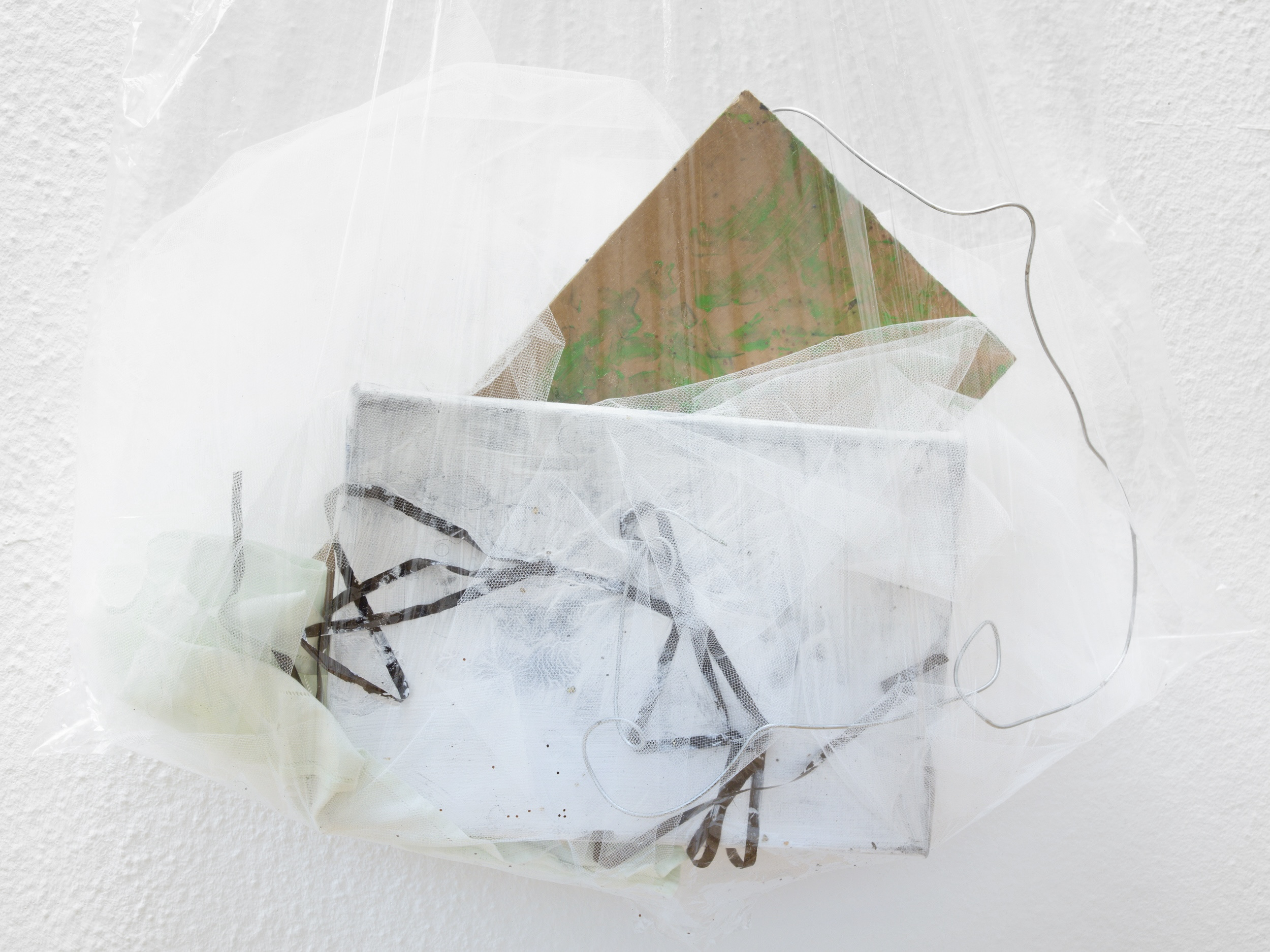 detail, Jasmine Gregory Bundle no.13, 2024 Oil, acrylic and glitter on linen, cardboard, wire and plastic, 100 x 50 cm