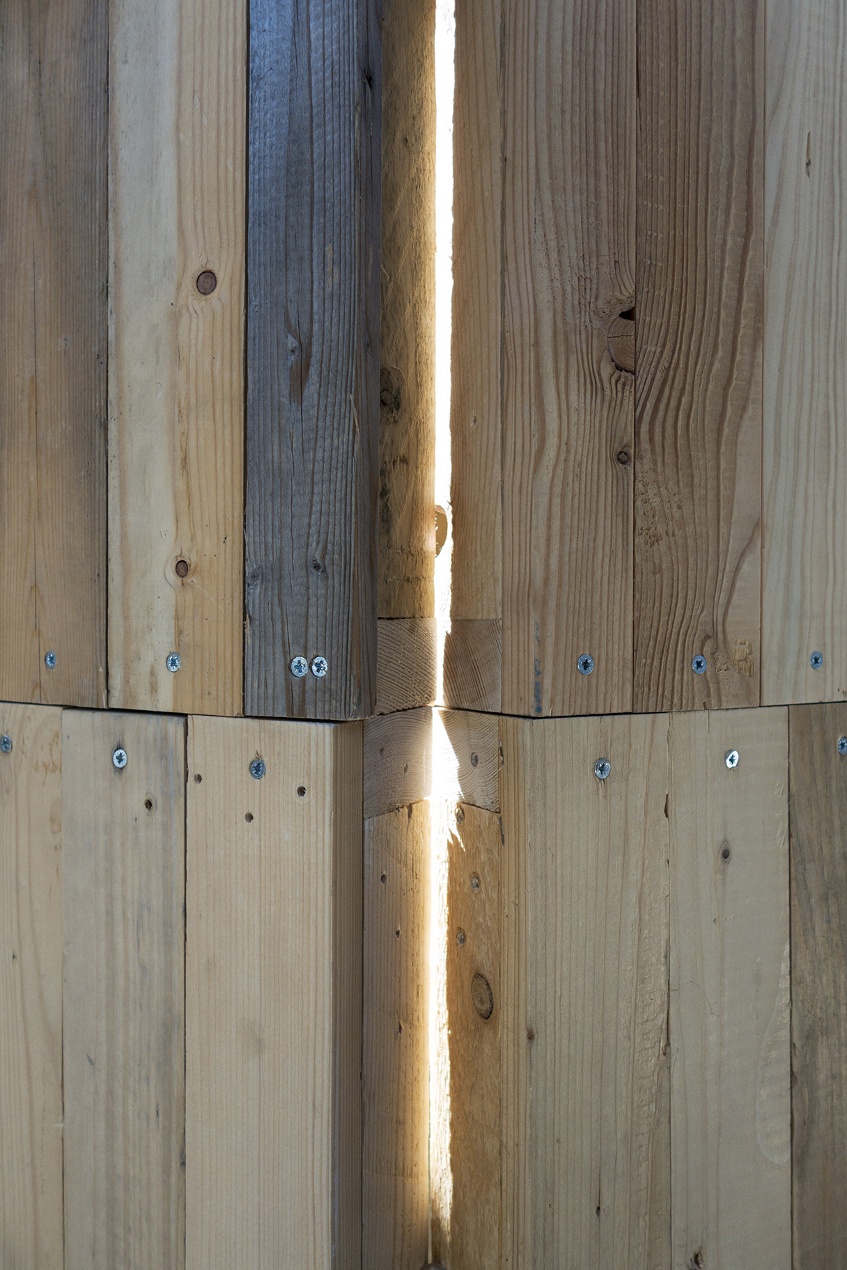 Detail, Deck XIV (2023), Juan Gugger, Point de Fusion, exhibition view, Poush, Aubervilliers