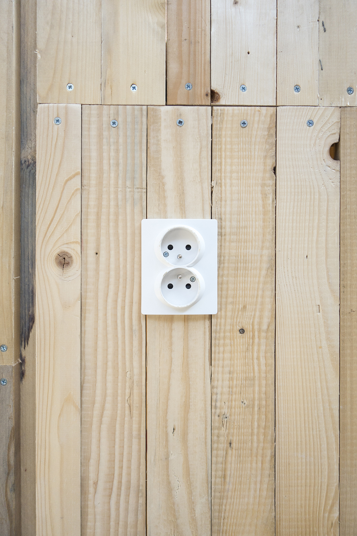 Detail, Deck XIV (2023), Juan Gugger, Point de Fusion, exhibition view, Poush, Aubervilliers