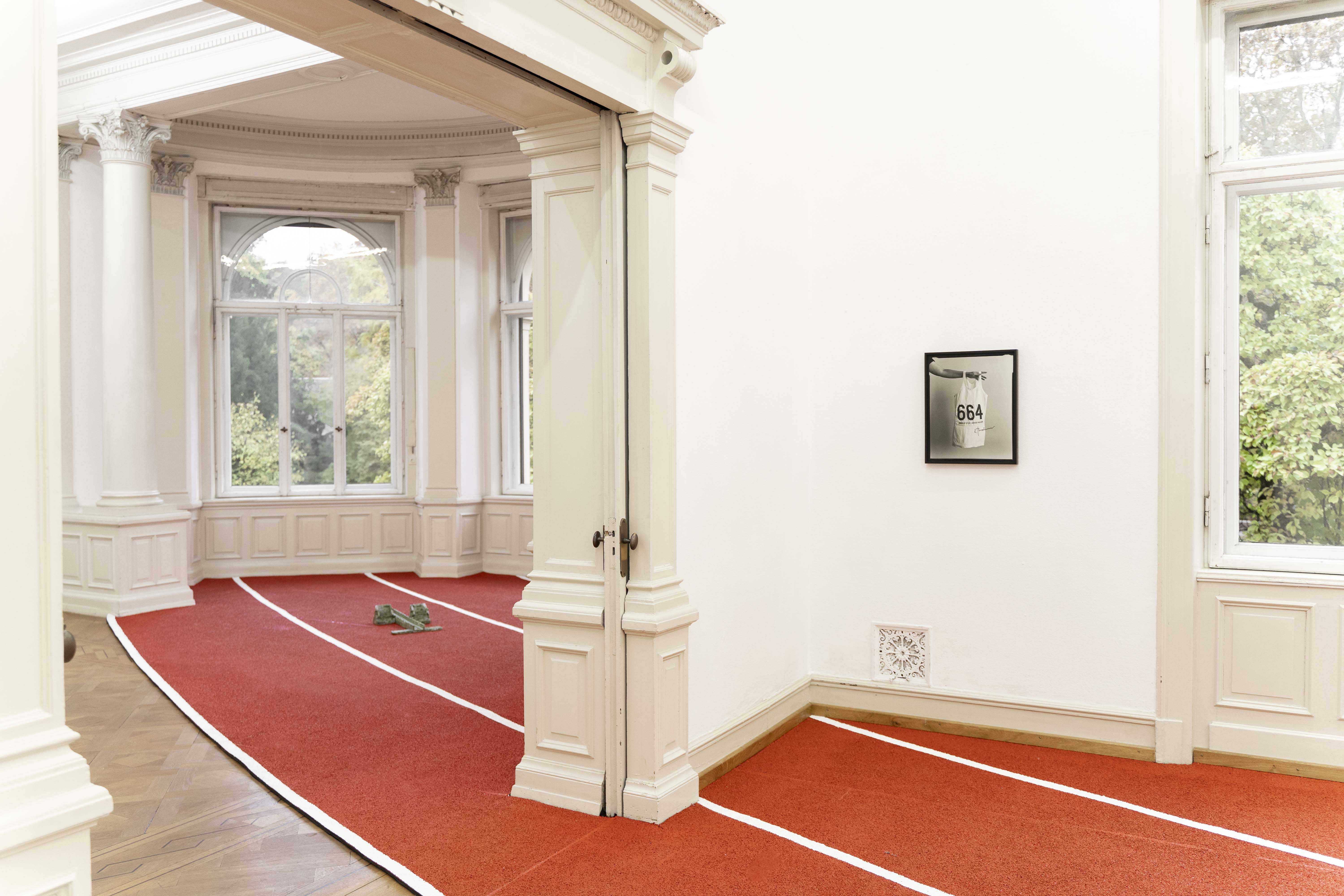 Exhibitionview, Laufbahn and Trikot, Villa Merkel