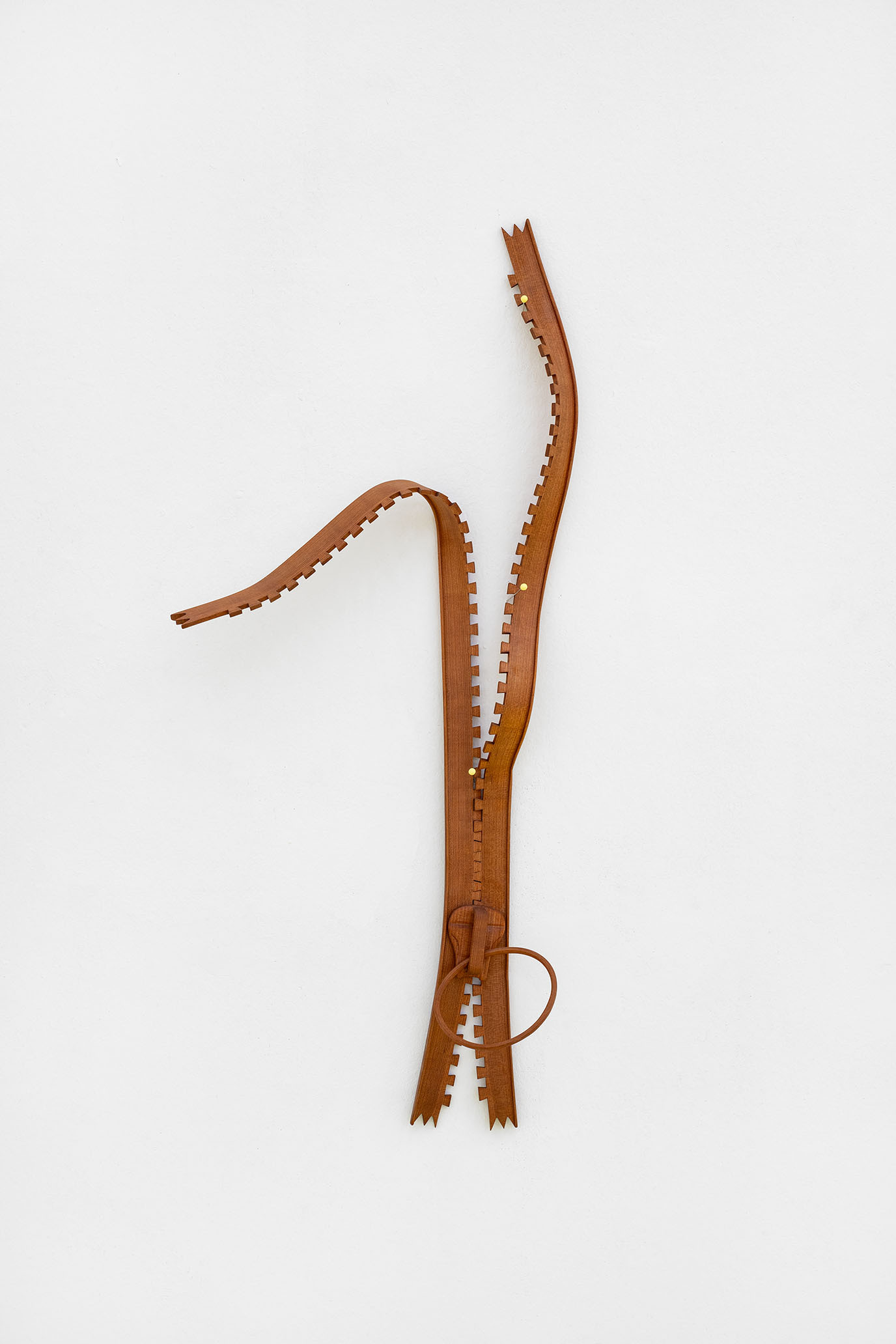 Tobas IZSÓ from the series "off the cuff" #4, 2024 Cherry wood  99 x 42 x 15 cm Courtesy the artist and KOENIG2 by_robbygreif, Vienna 