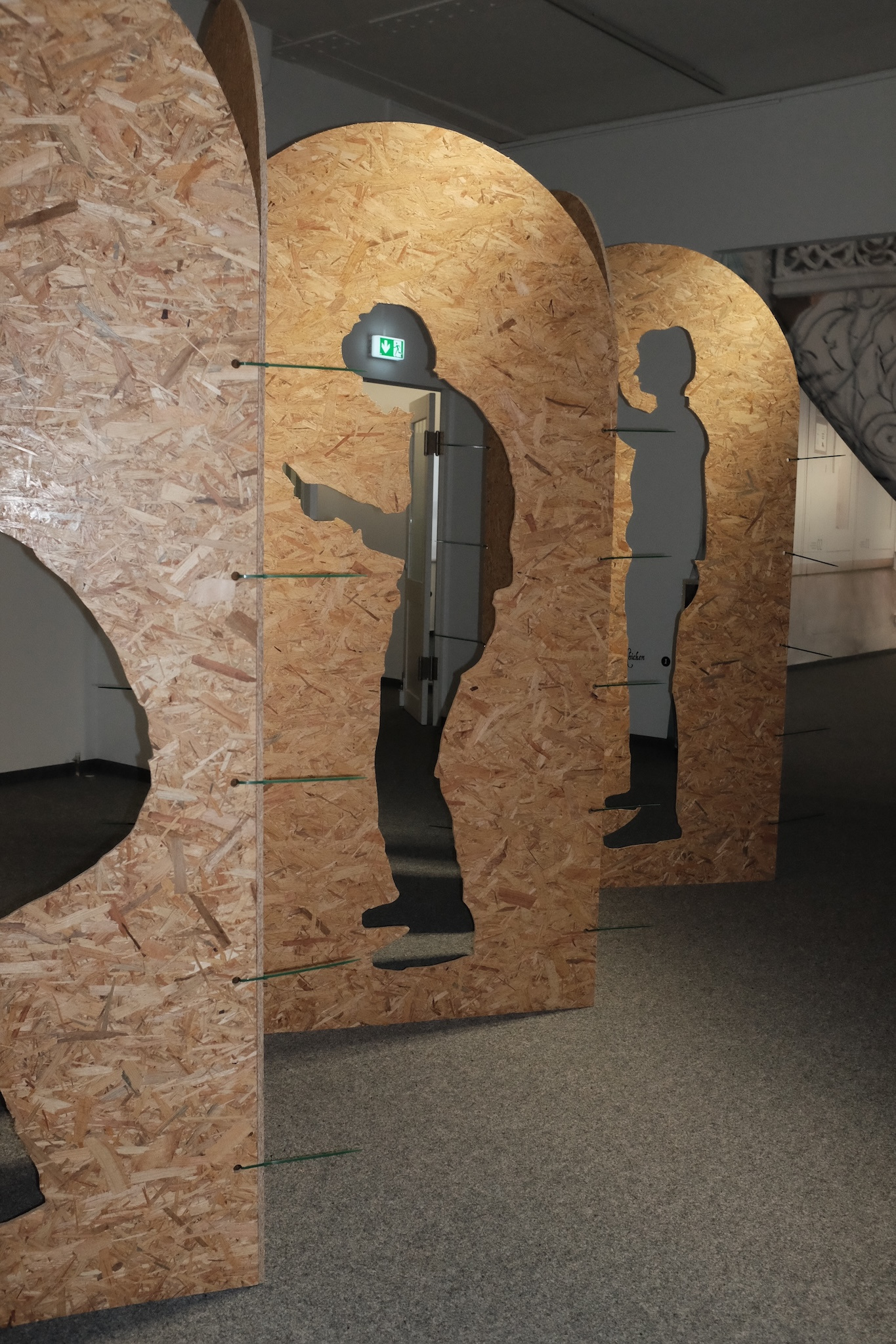Exhibition View, (R)Evolution