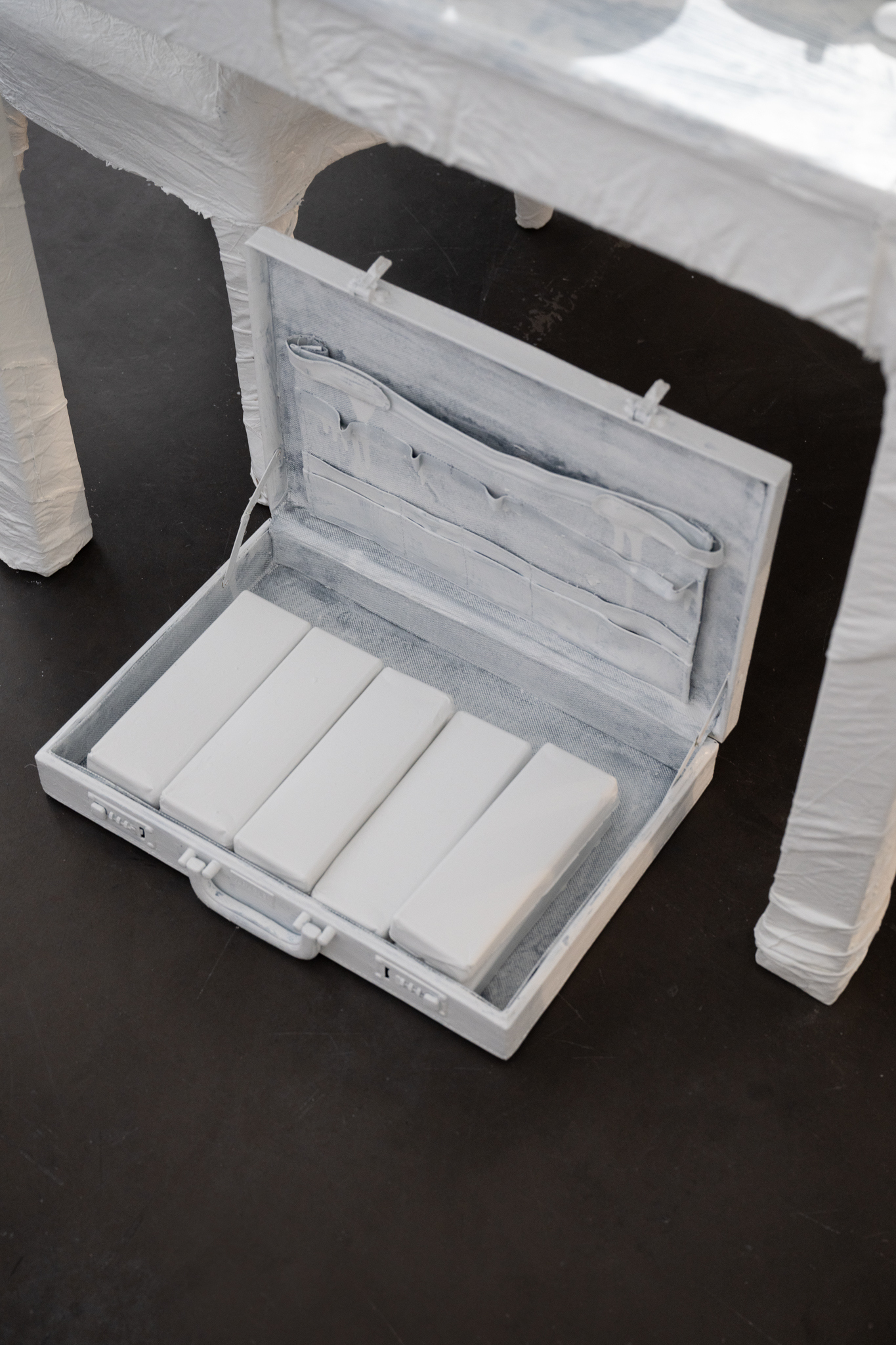 Sylvain Gelewski, Spieglein, Spieglein, Exhibition View, Sihl Delta, Zurich, 2024