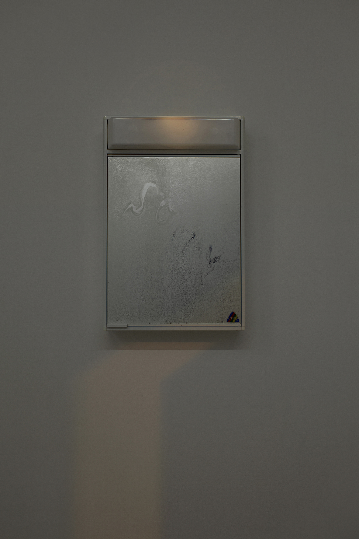 sorry, 2024, readymade, varnish, tag, 70 x 40 x 15 cm