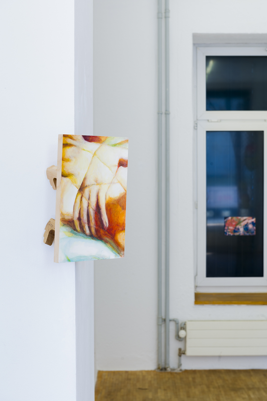Emma Kling, Phantom Limbs #6 (Kleopatra), 2024, oil on cherry wood, 30 x 20 x 12 cm
