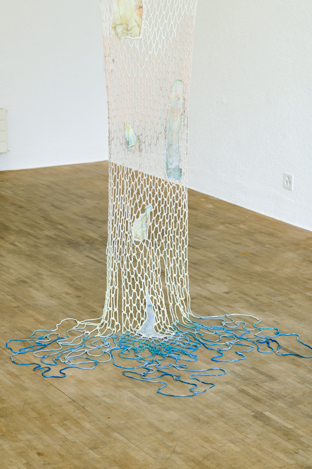 Veronika Abigail Beringer, Sternenrotz (detail), 2023, cotton thread, silk, silkpaint, iron bacteria pigment and ink, 280 x 80 cm