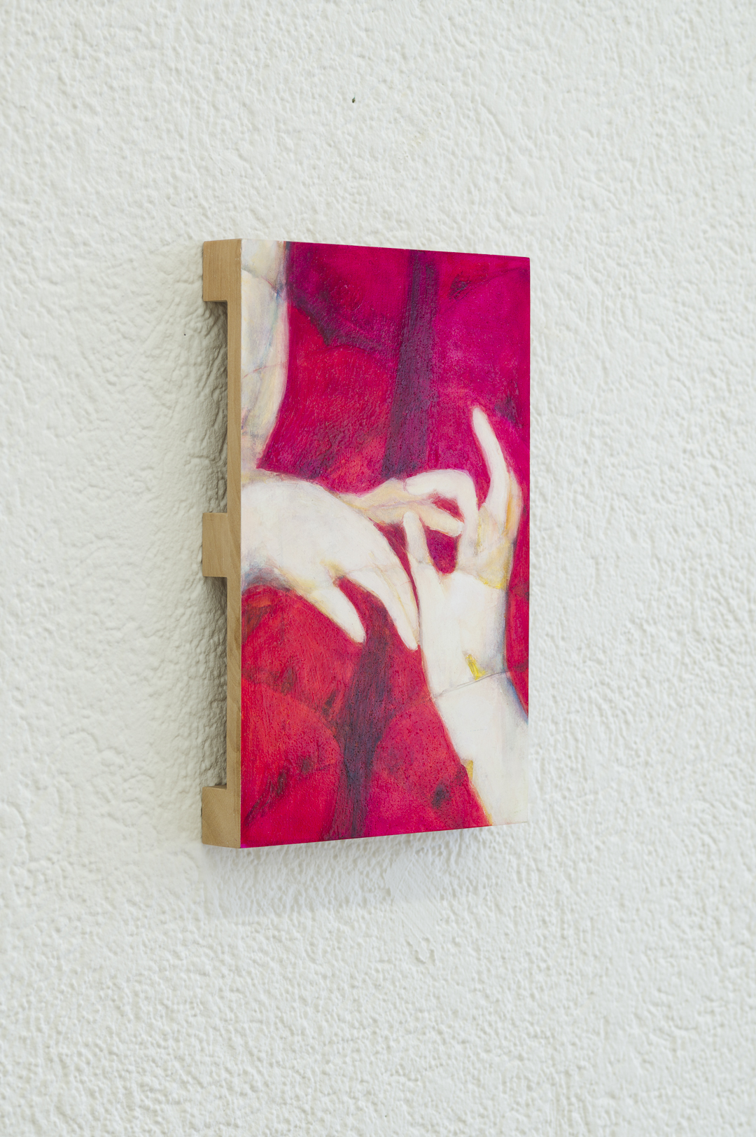 Emma Kling, bath time, 2024, oil on pear wood, 30 x 20 x 3 cm