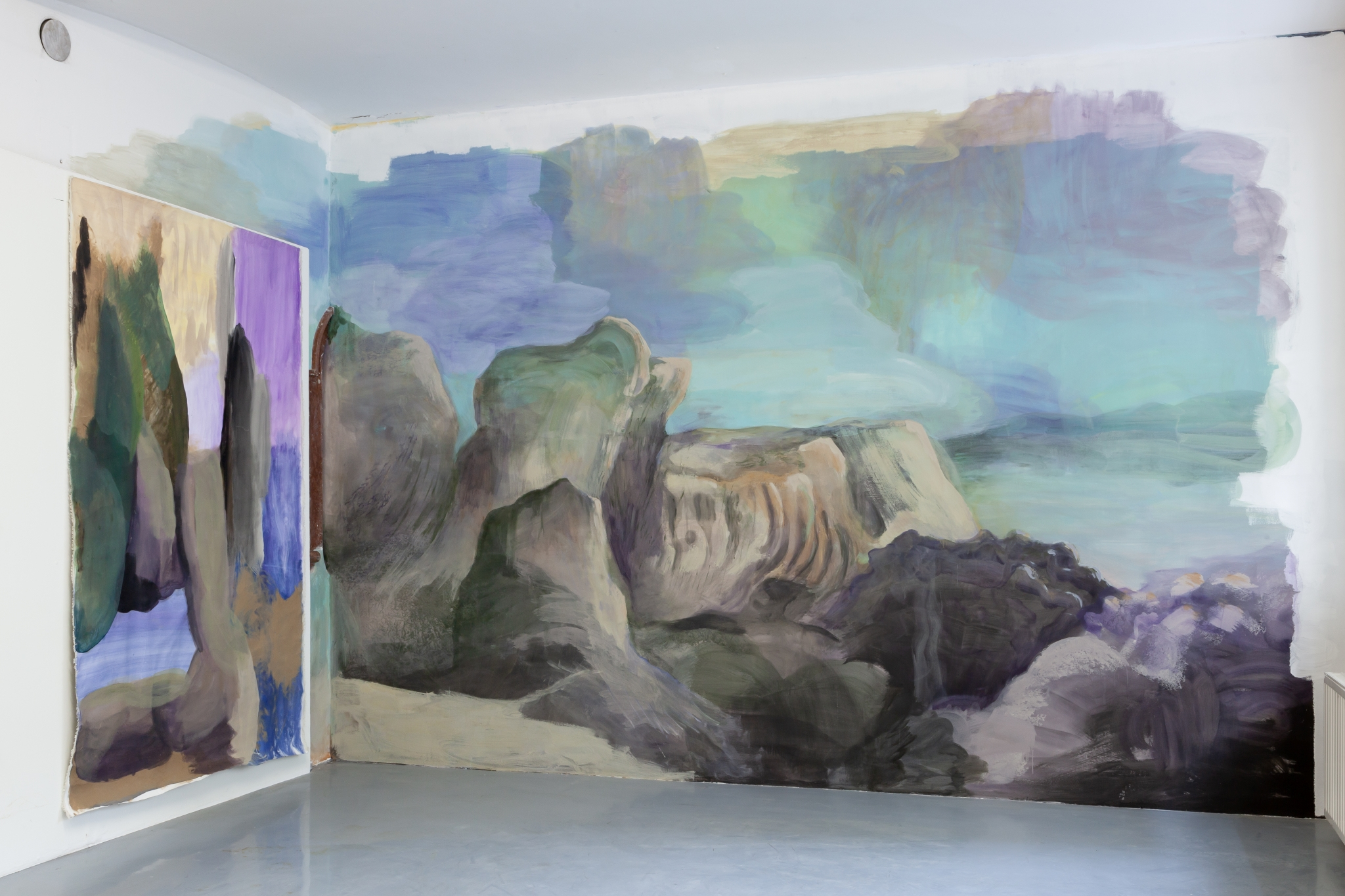 Paulina Semkowicz, "Boulders", 2022/2024, installation view