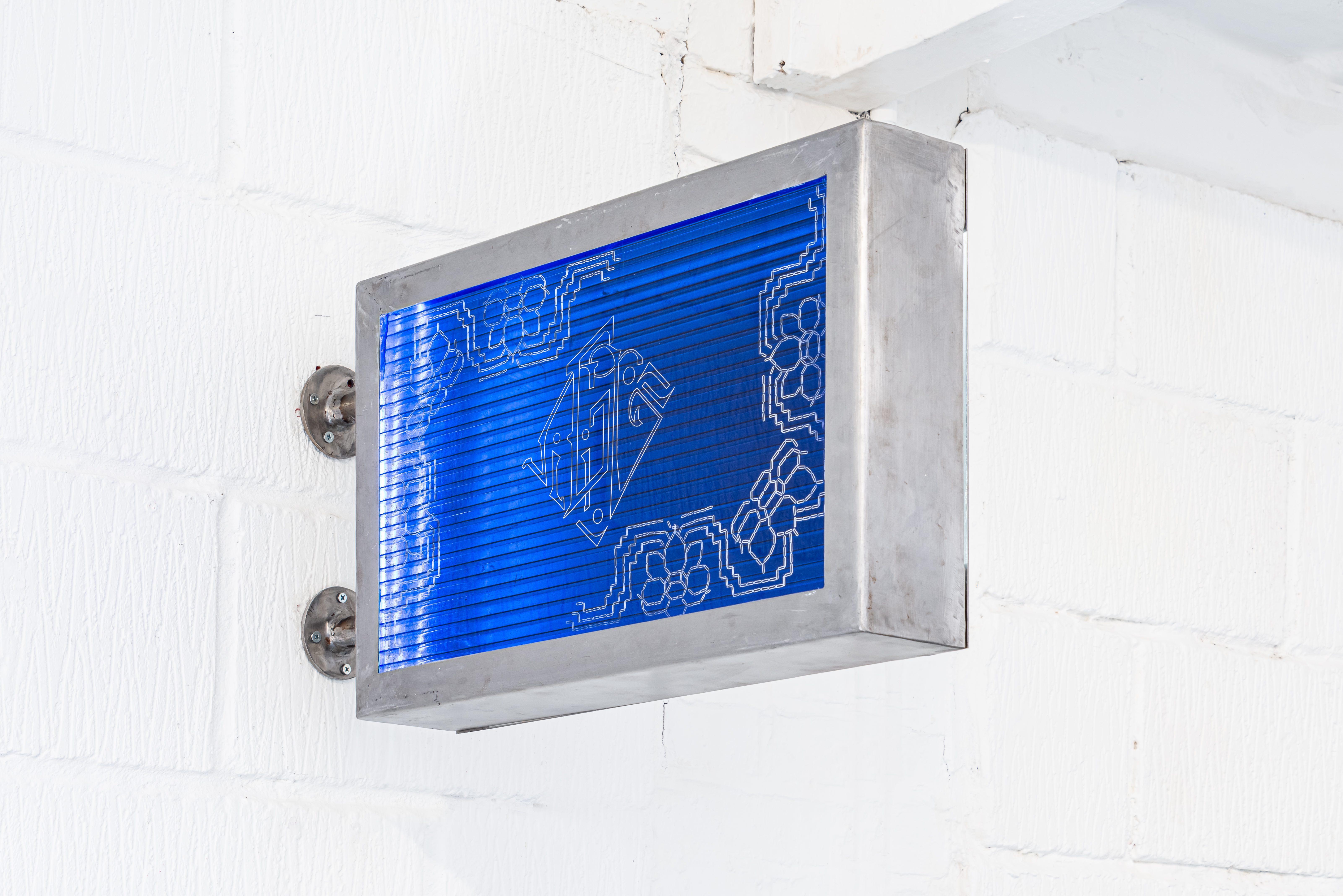 Gabriela Pelczarska, âboundaries are where you end and others beginâ (LED light, steel and acrylic; approx. 62 x 34 x 11 cm), 2024.