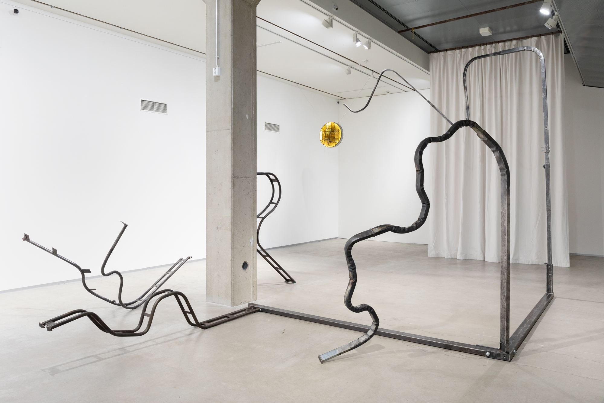Unravelling, Scrap iron, 3 parts: 97 x 220 x 135 / 170 x 20 x 120 / 350 x 300 x 500
